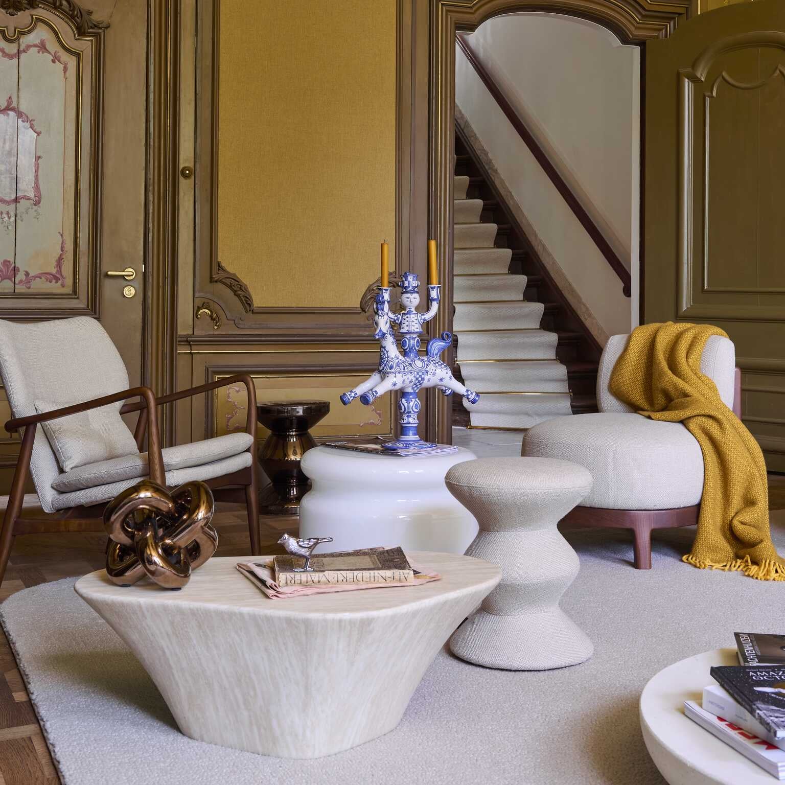 Fotel PEGGY beżowy z drewnianą podstawą - Image 2