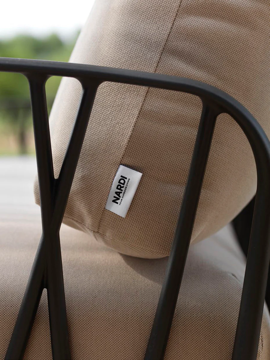 Fotel zewnętrzny KOMODO beżowy Sunbrella® z białą podstawą - Image 6