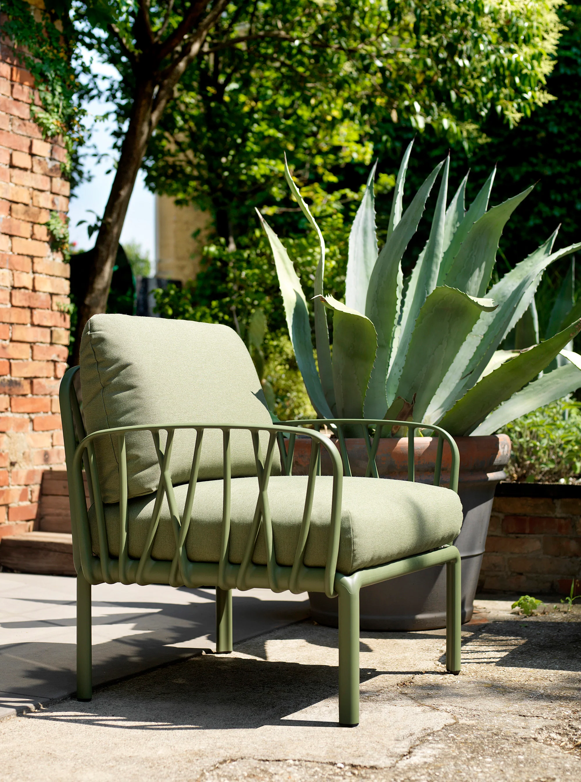 Fotel zewnętrzny KOMODO niebieski Sunbrella® z agave zieloną podstawą - Image 2