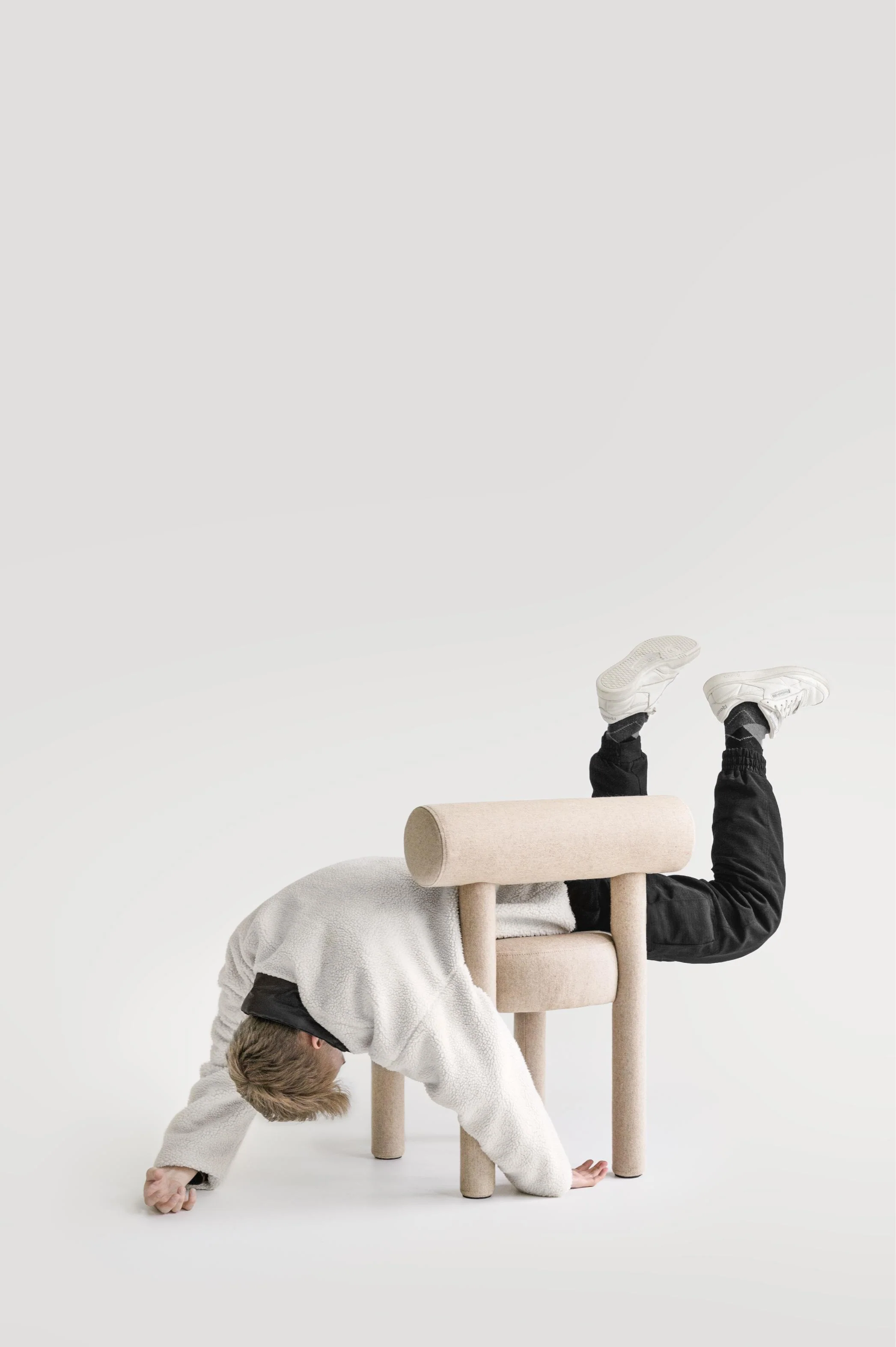 Krzesło GROPIUS CS1 tapicerowane - Image 3