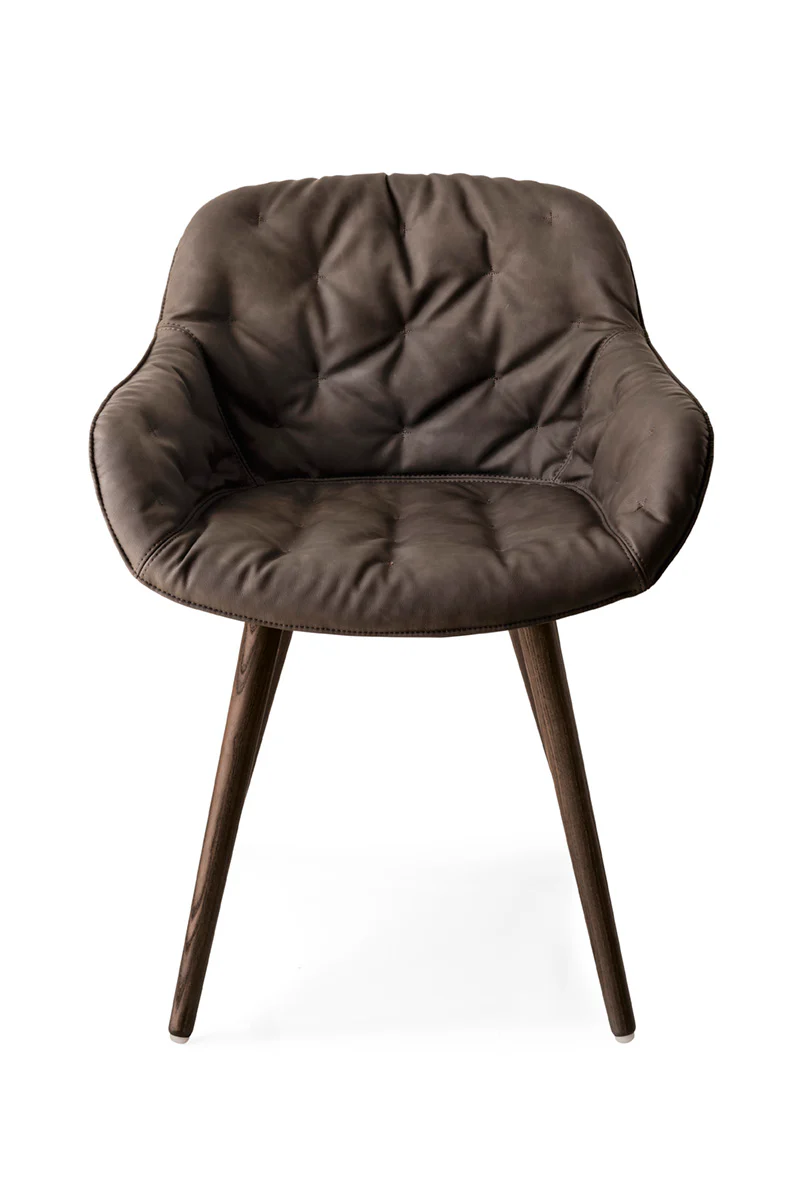 Krzesło z podłokietnikami IGLOO tapicerowane z ciemną drewnianą podstawą - Image 6