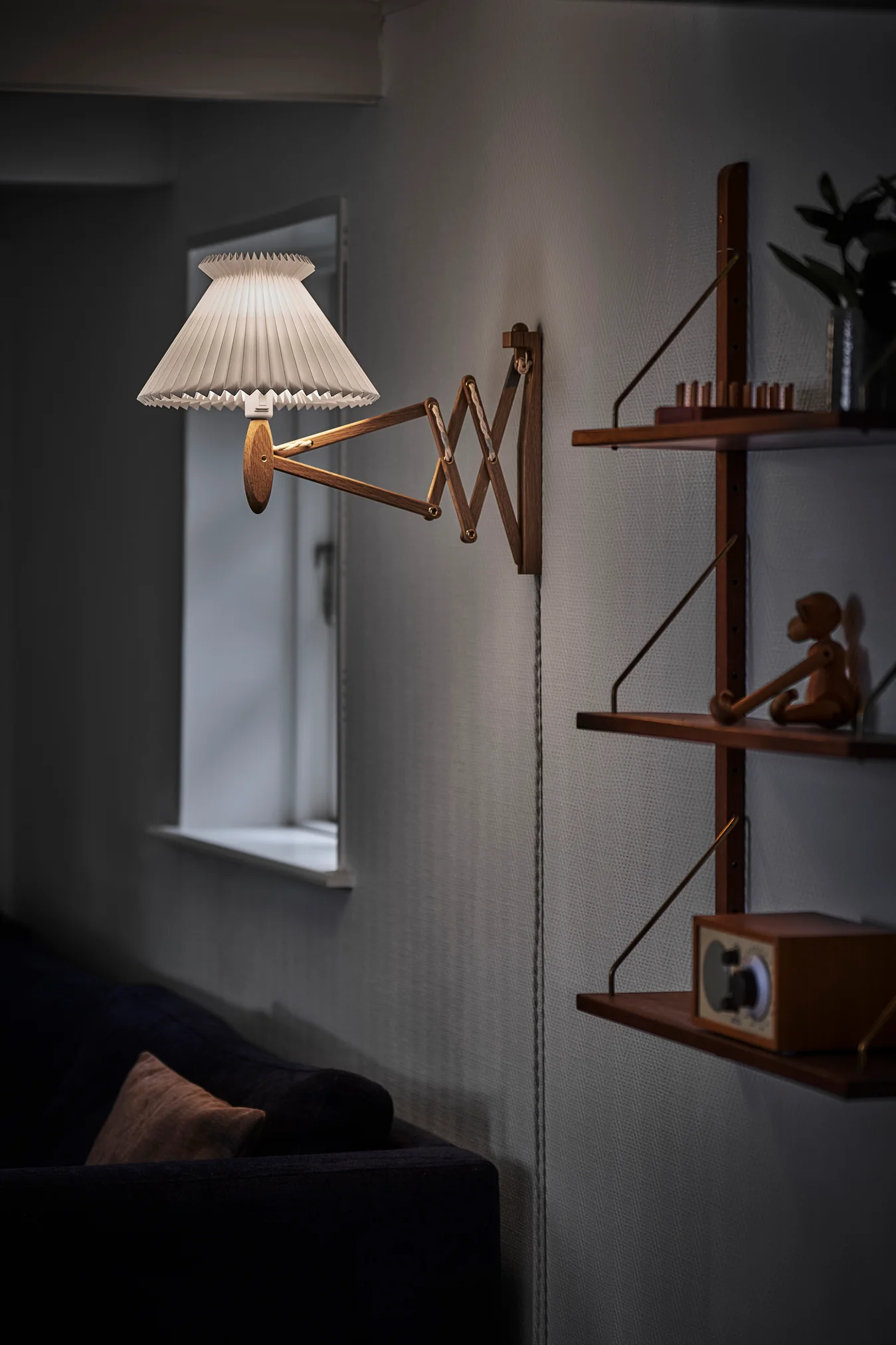 Lampa ścienna MODEL 224 6/21 SAX ANNIVERSARY biały z dębową podstawą - Image 9