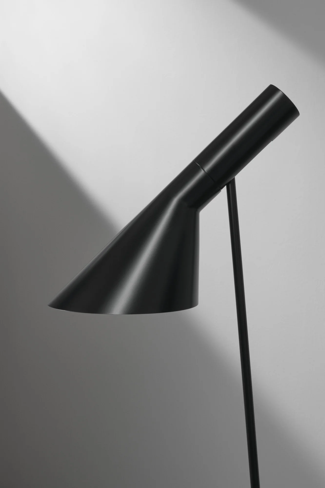 Lampa podłogowa AJ czarny - Image 10