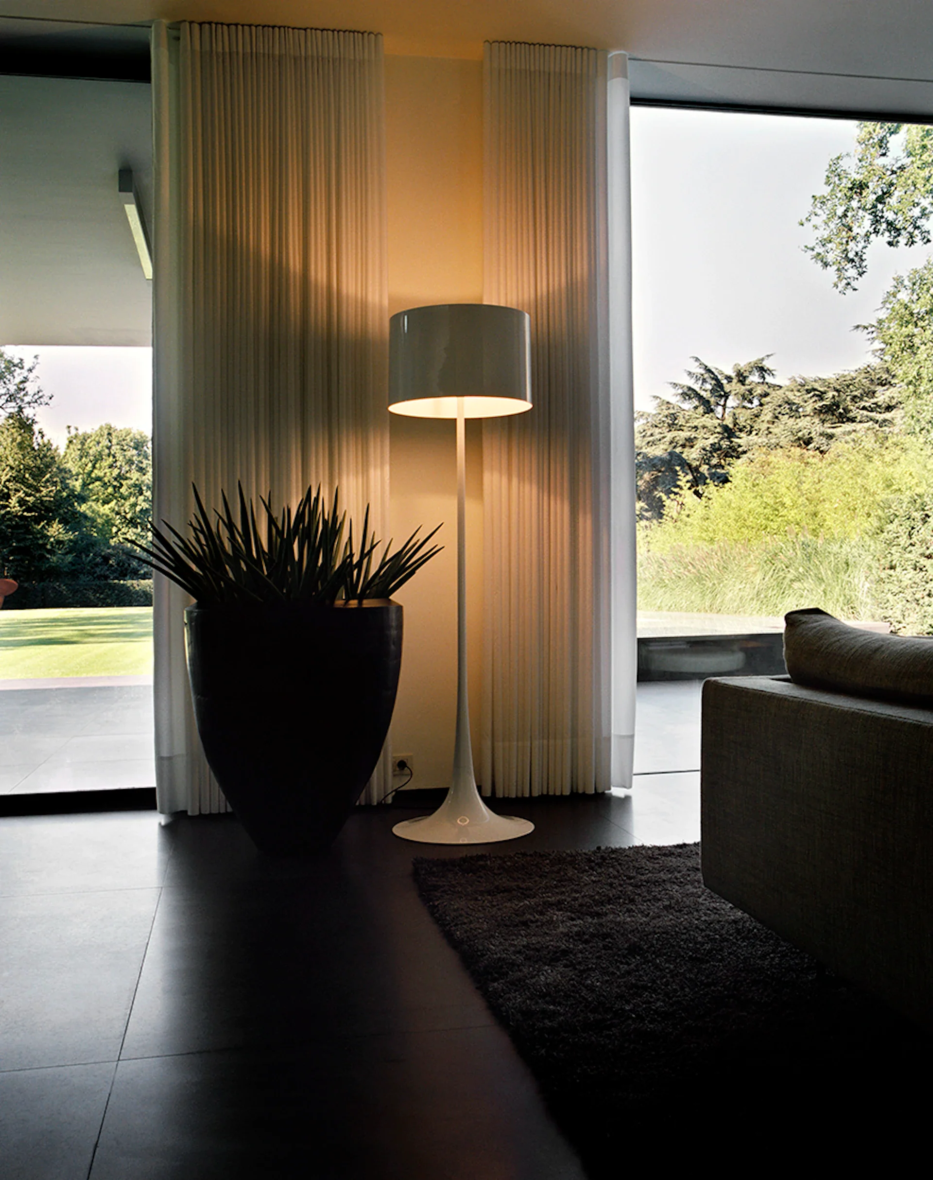Lampa podłogowa SPUN LIGHT biały - Image 4