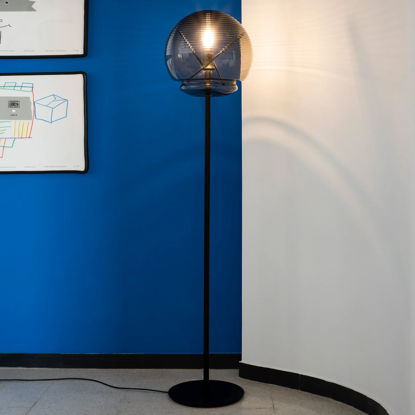 Lampa podłogowa VITRUVIO czarny ze szklanym kloszem - Image 3