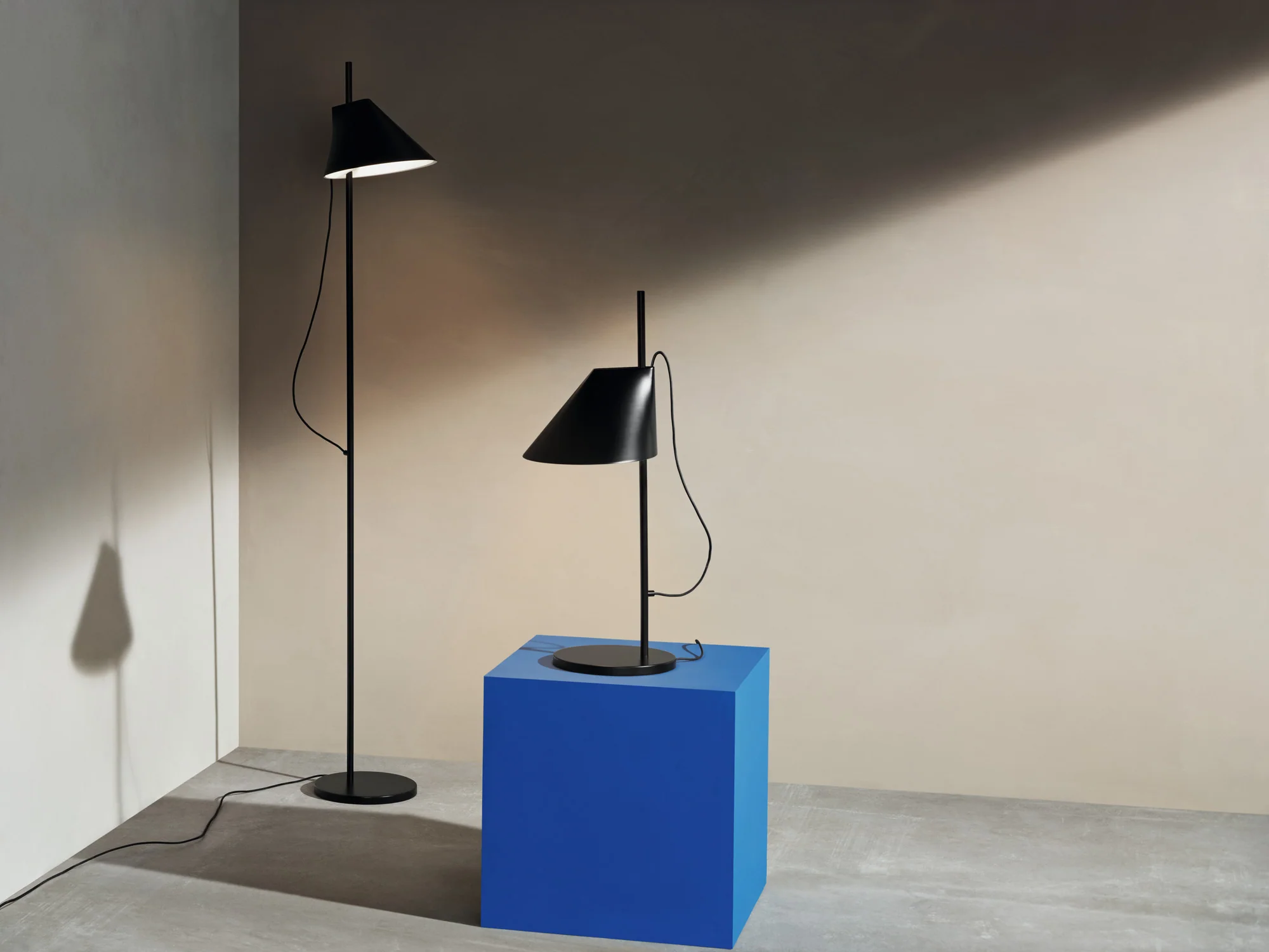Lampa podłogowa YUH czarny - Image 4