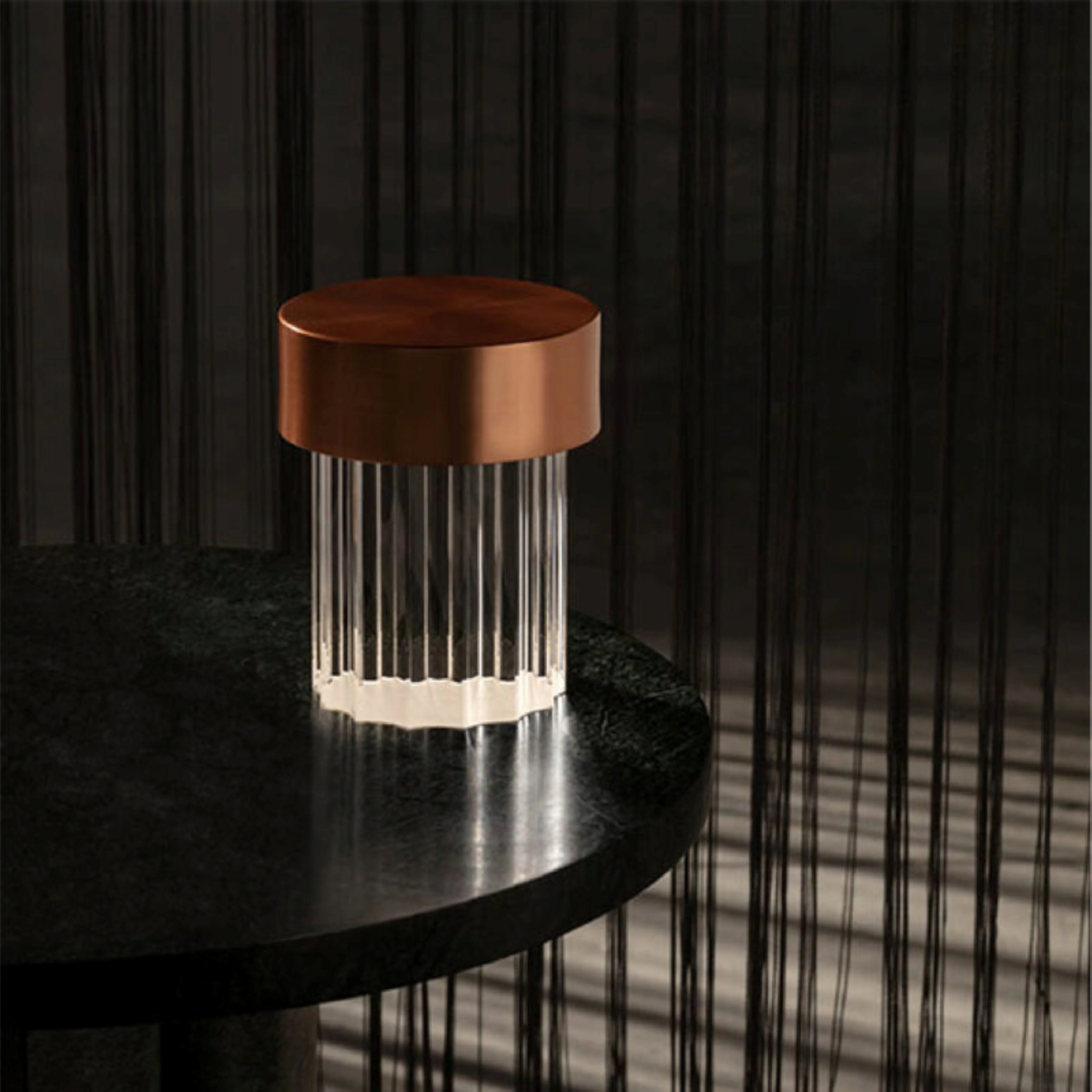 Lampa przenośna LAST ORDER FLUTED miedziany - Image 3