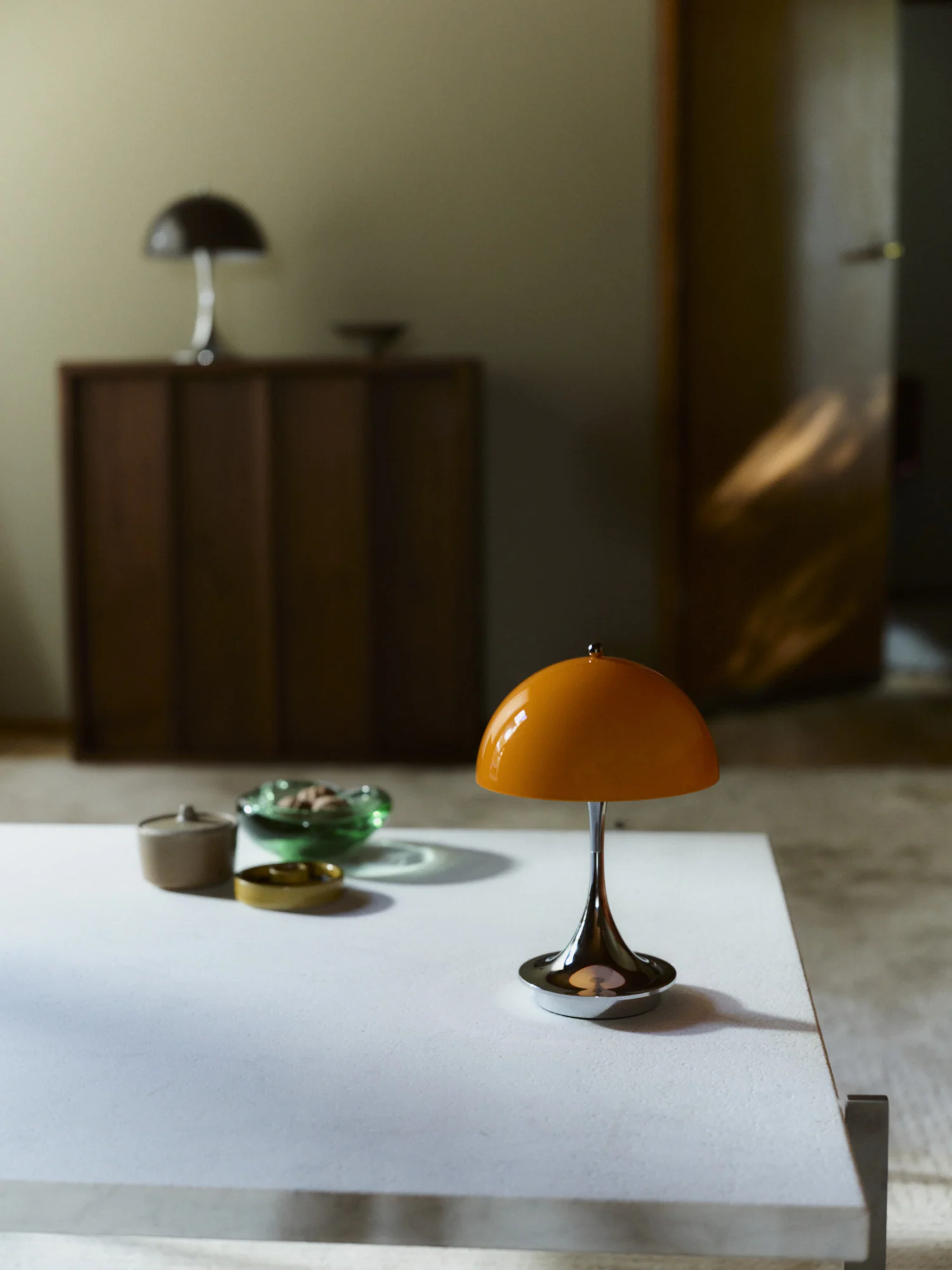 Lampa przenośna PANTHELLA 160 pomarańczowy z chromowaną podstawą - Image 2