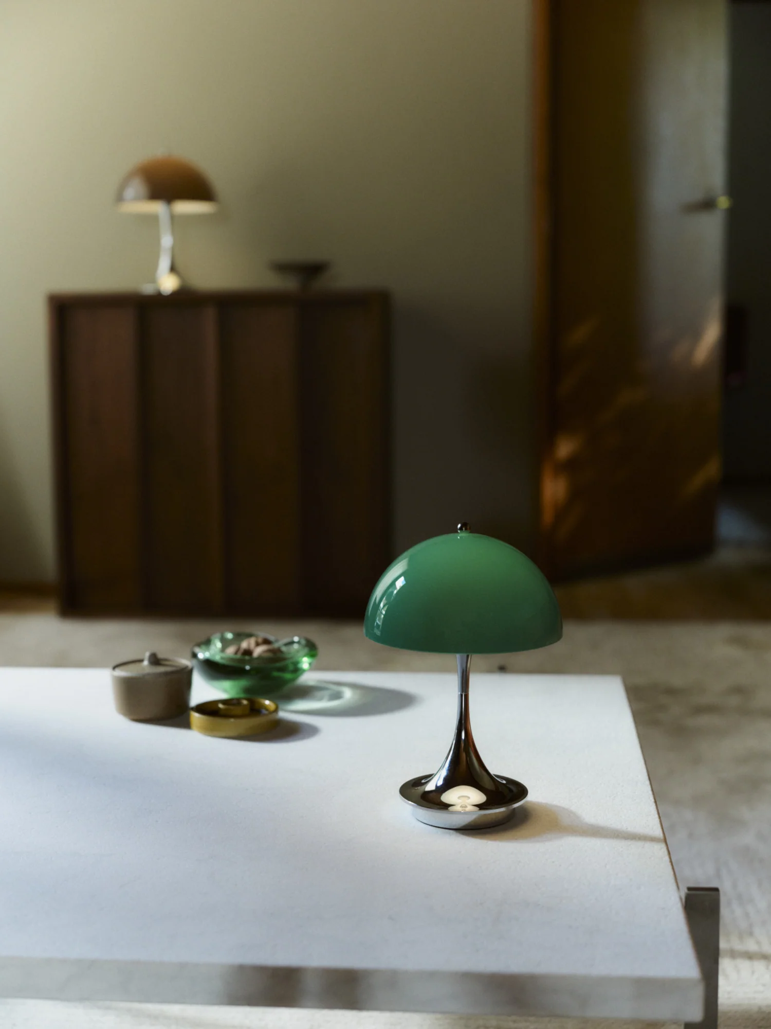 Lampa przenośna PANTHELLA 160 zielony z chromowaną podstawą - Image 6