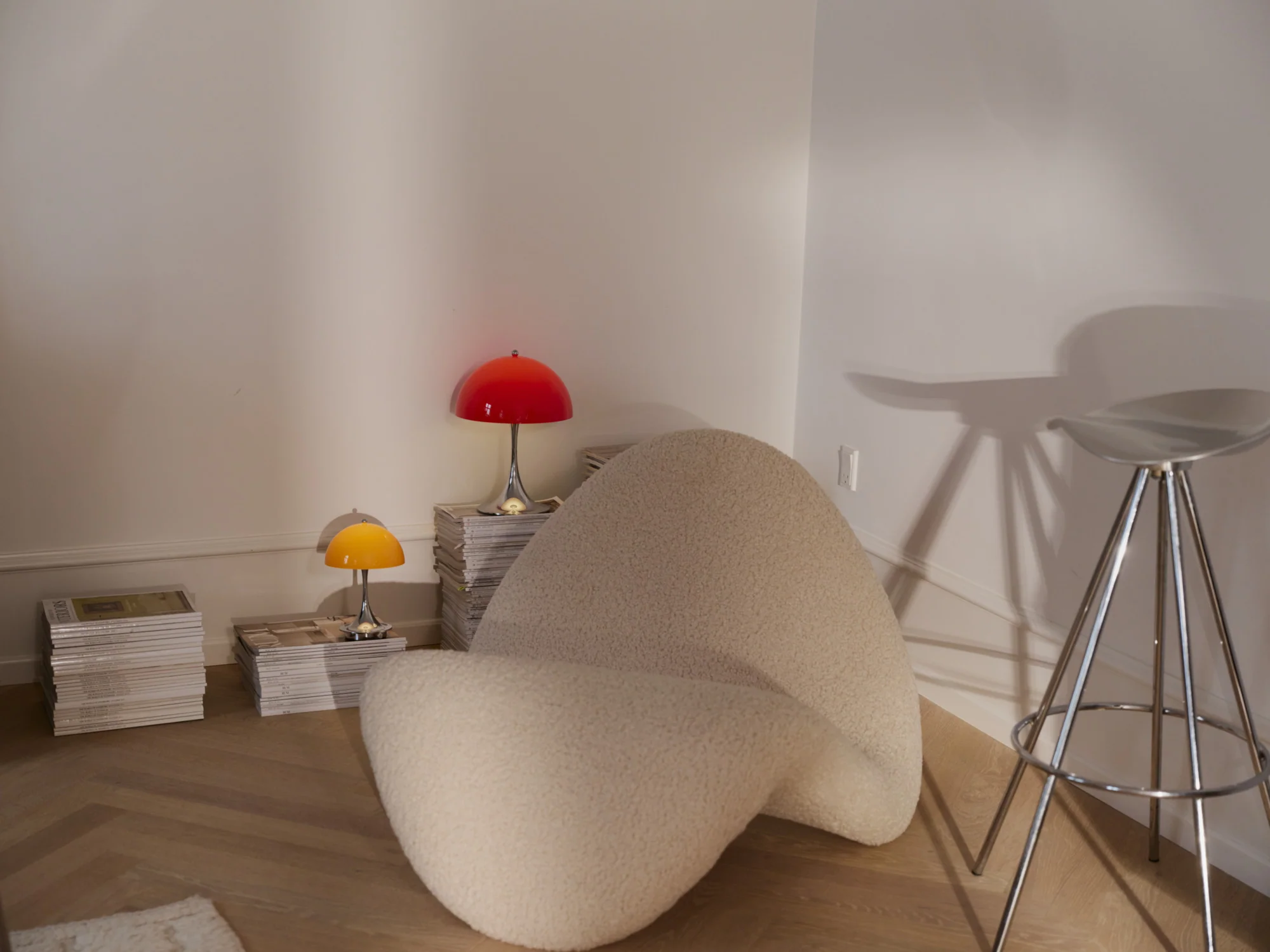 Lampa przenośna PANTHELLA 250 czerwony z chromowaną podstawą - Image 4