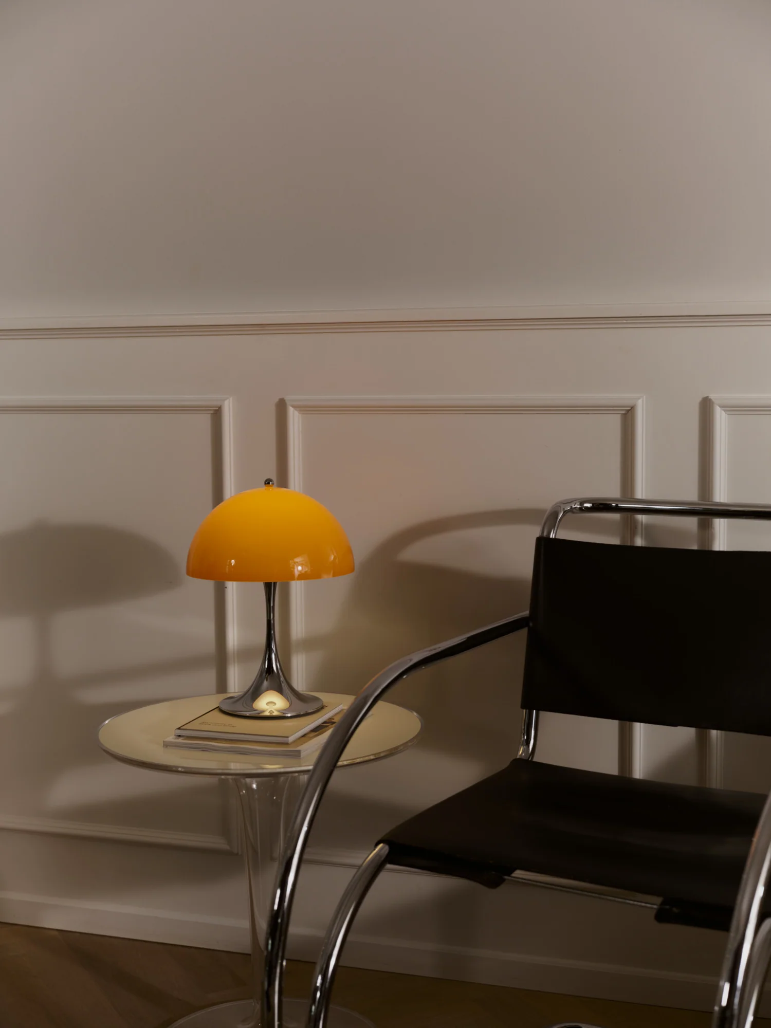 Lampa przenośna PANTHELLA 250 pomarańczowy z chromowaną podstawą - Image 8