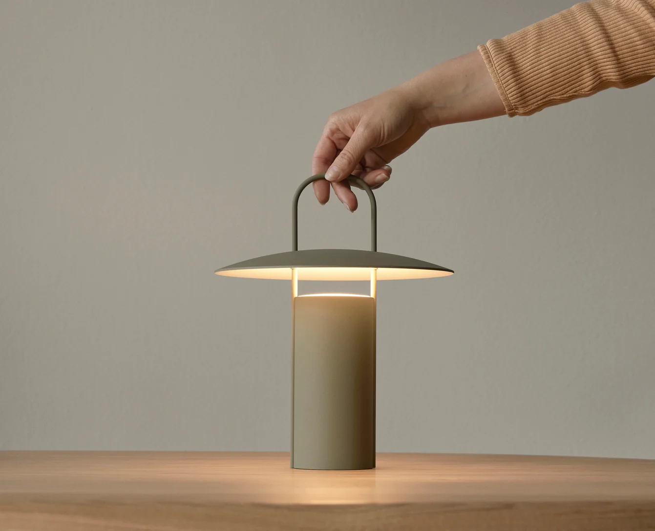 Lampa przenośna RAY oliwkowy - Image 5