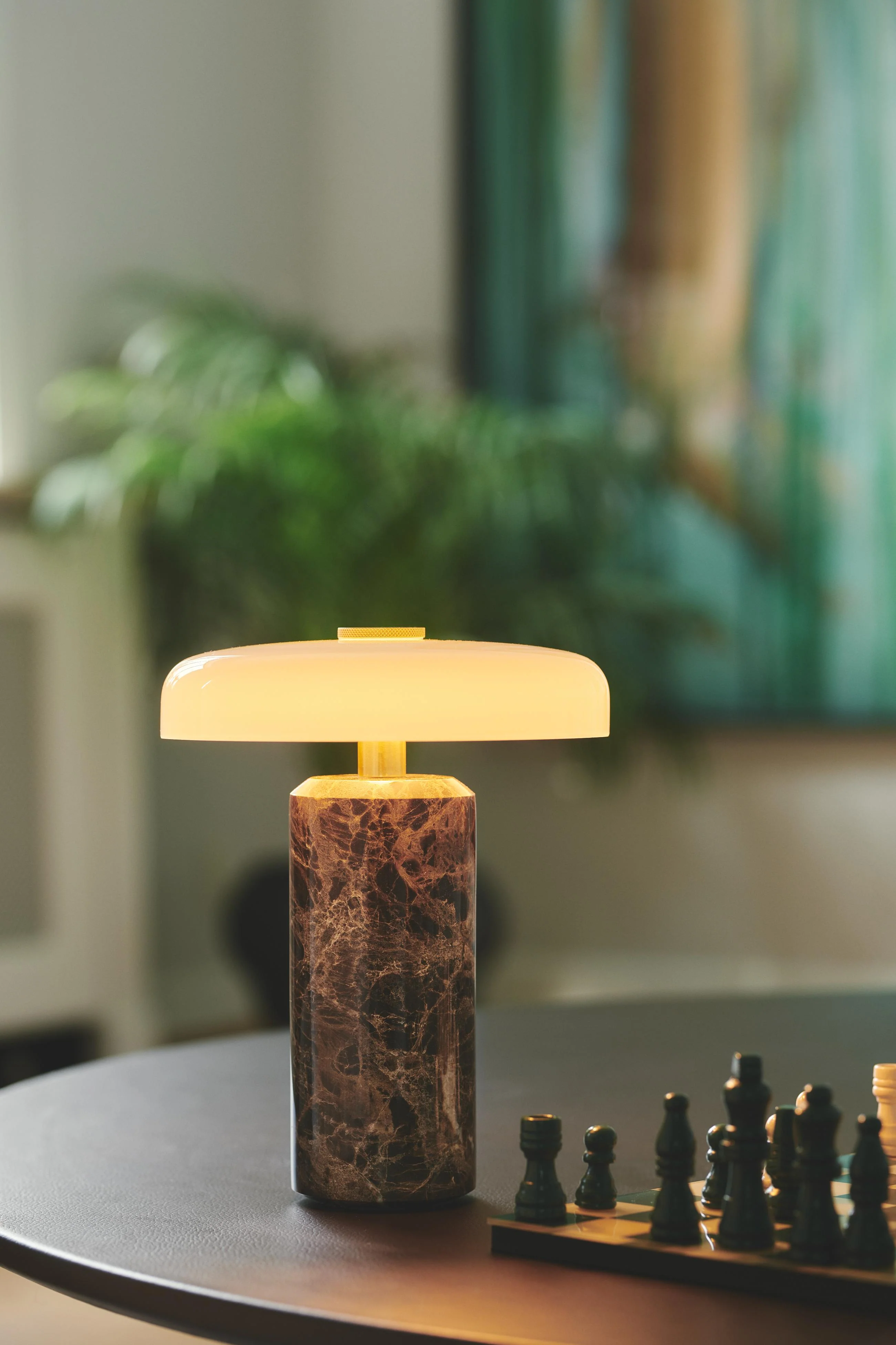 Lampa przenośna TRIP brązowy marmur z mlecznobiałym szkłem - Image 5