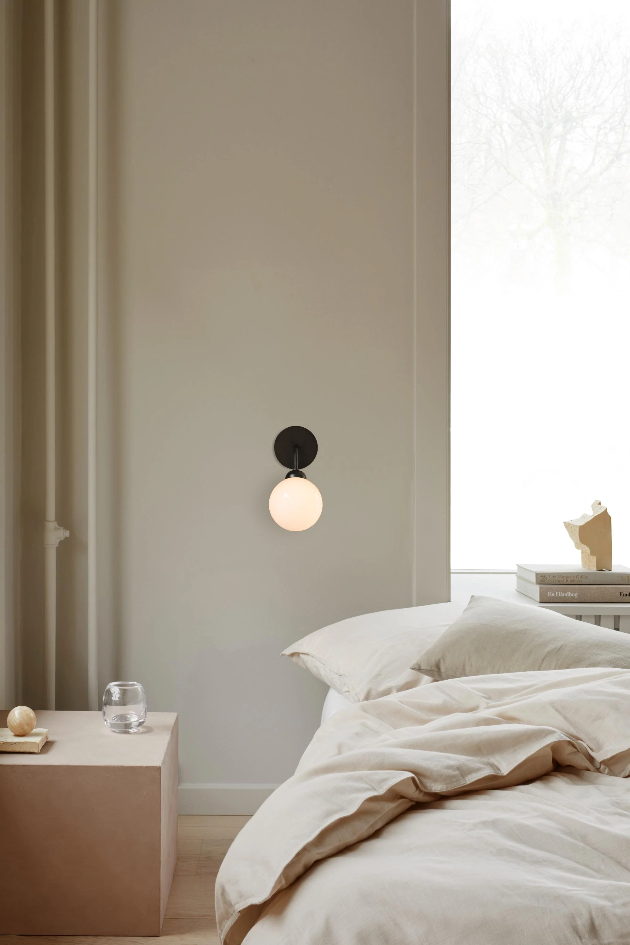 Lampa ścienna APIALES czarny z opalowym szkłem - Image 2