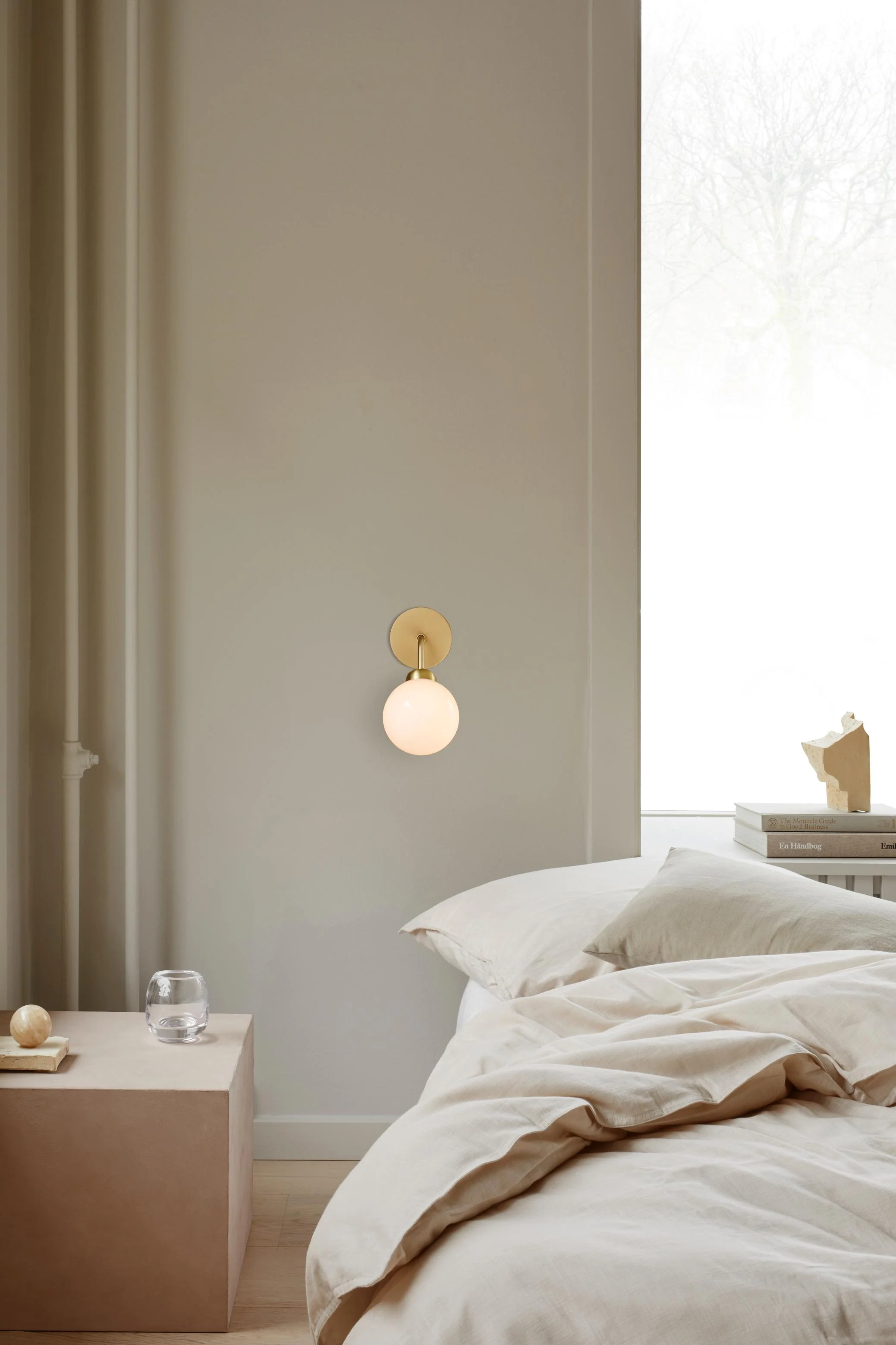 Lampa ścienna APIALES mosiężny z opalowym szkłem - Image 13