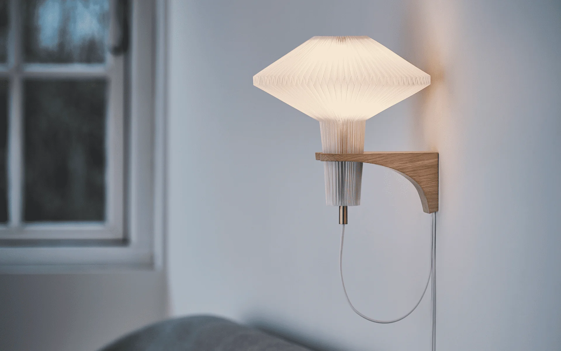 Lampa ścienna MODEL 204 MUSHROOM biały z jasną dębową podstawą - Image 3