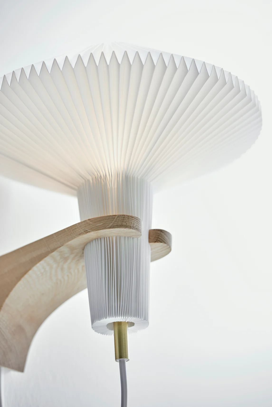 Lampa ścienna MODEL 204 MUSHROOM biały z jasną dębową podstawą - Image 9