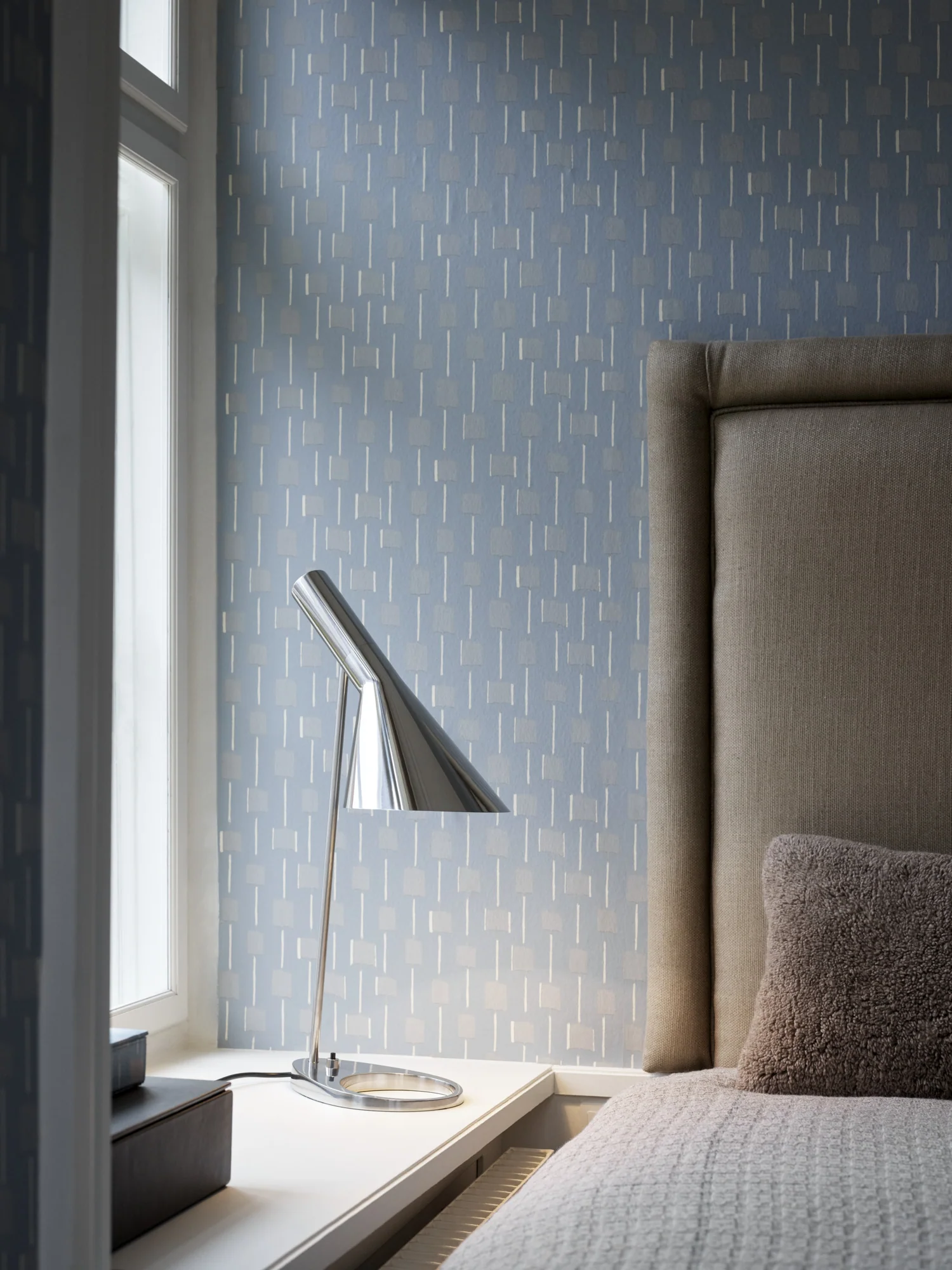 Lampa stołowa AJ polerowana stal nierdzewna - Image 2