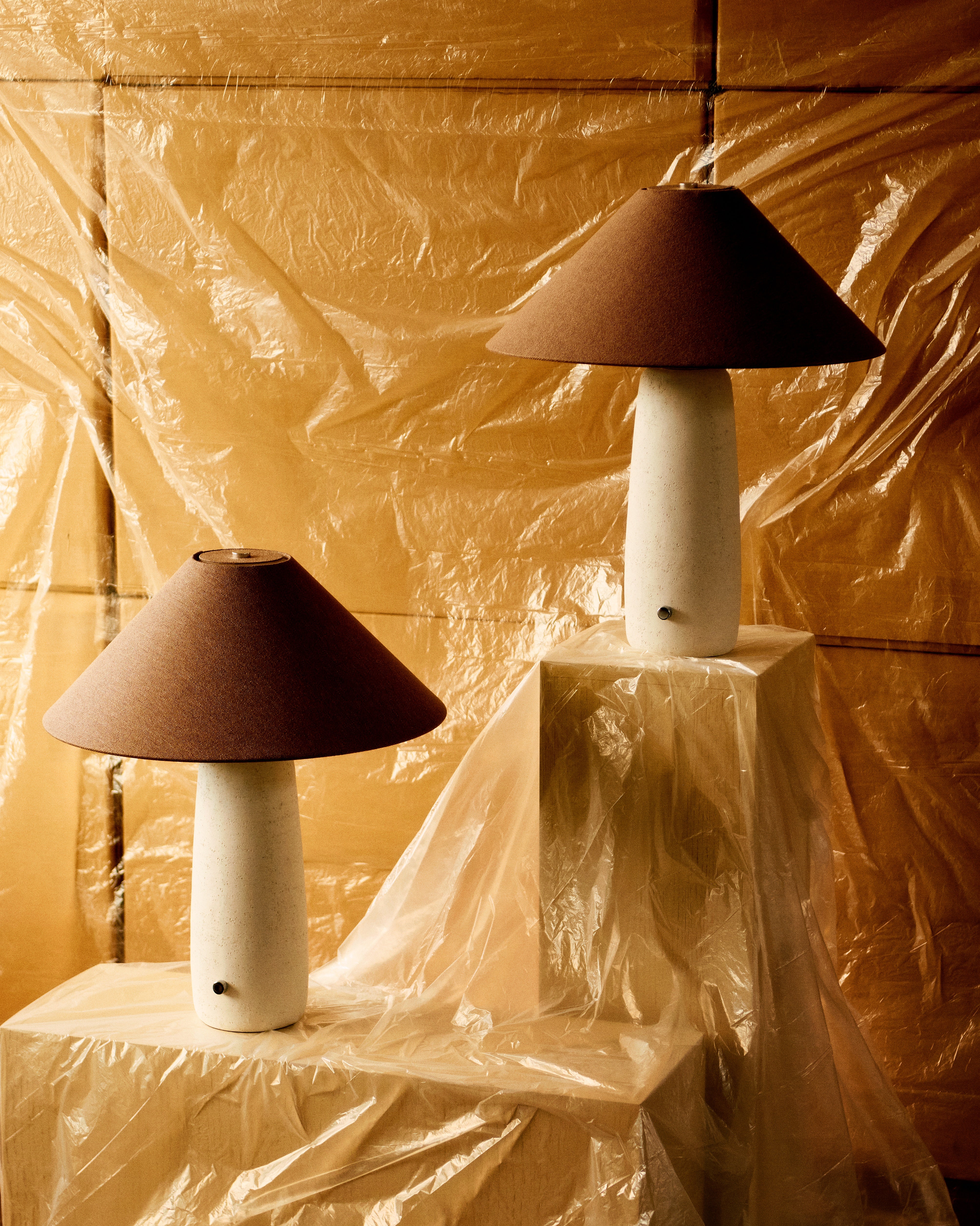 Lampa stołowa BATON beton z brązowym kloszem - Image 2