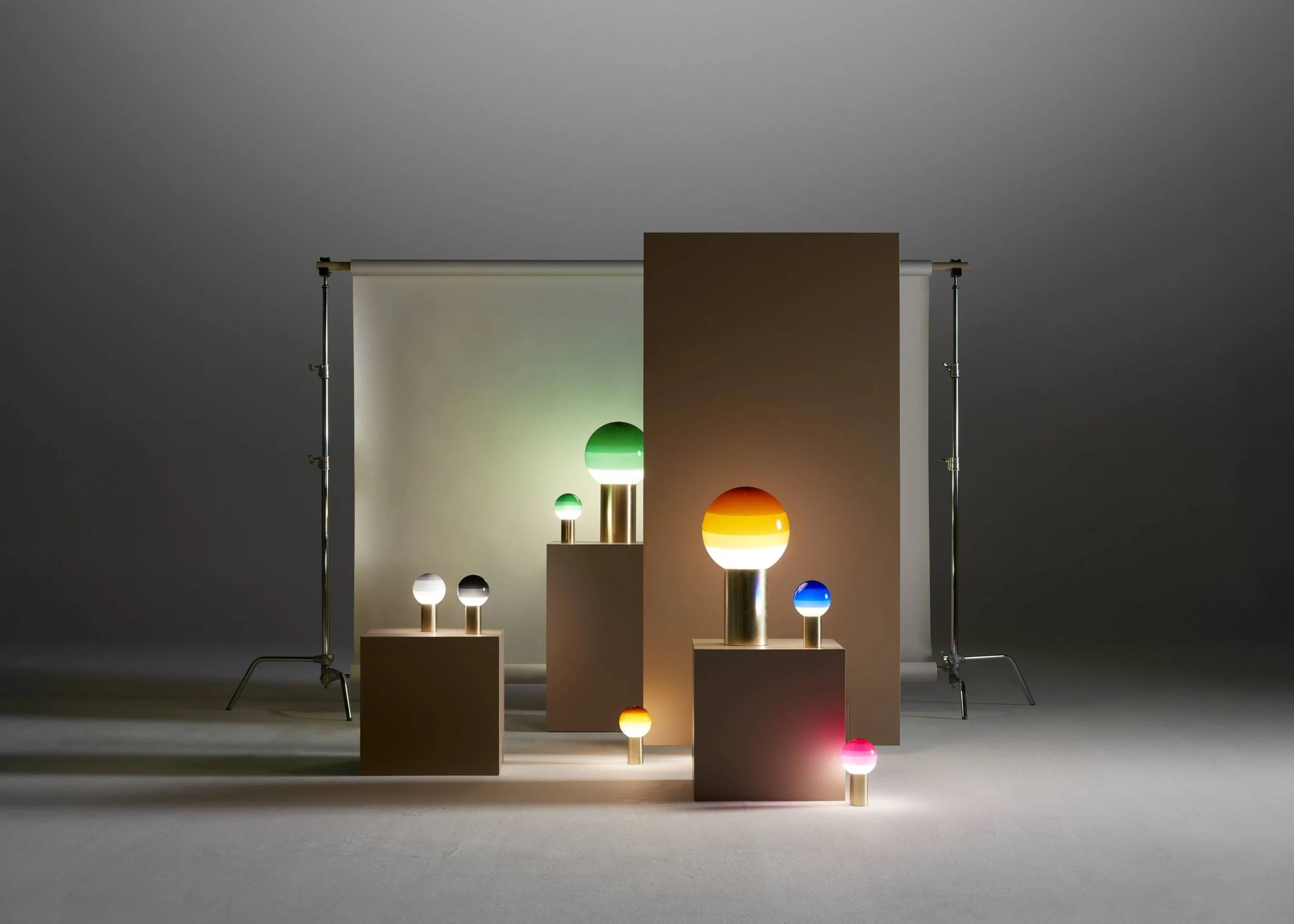 Lampa stołowa DIPPING czekoladowy ze złotą podstawą - Image 11