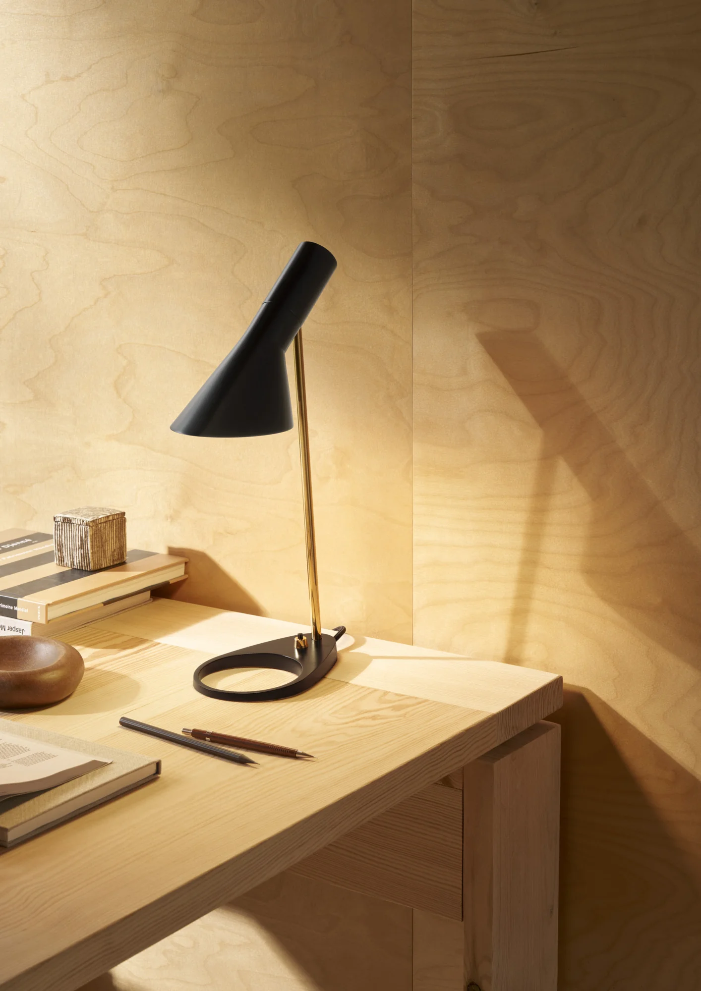 Lampa stołowa AJ MINI czarny z mosiężnym - Image 2