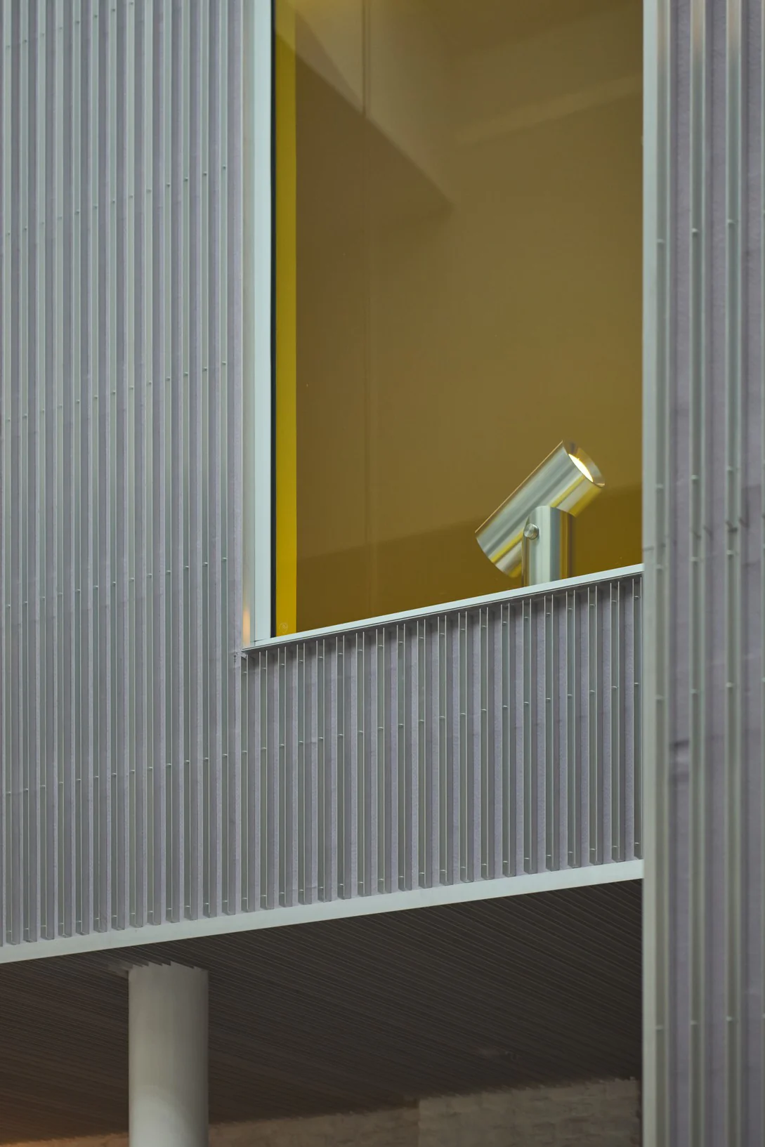 Lampa stołowa BEAM polerowane aluminium - Image 5