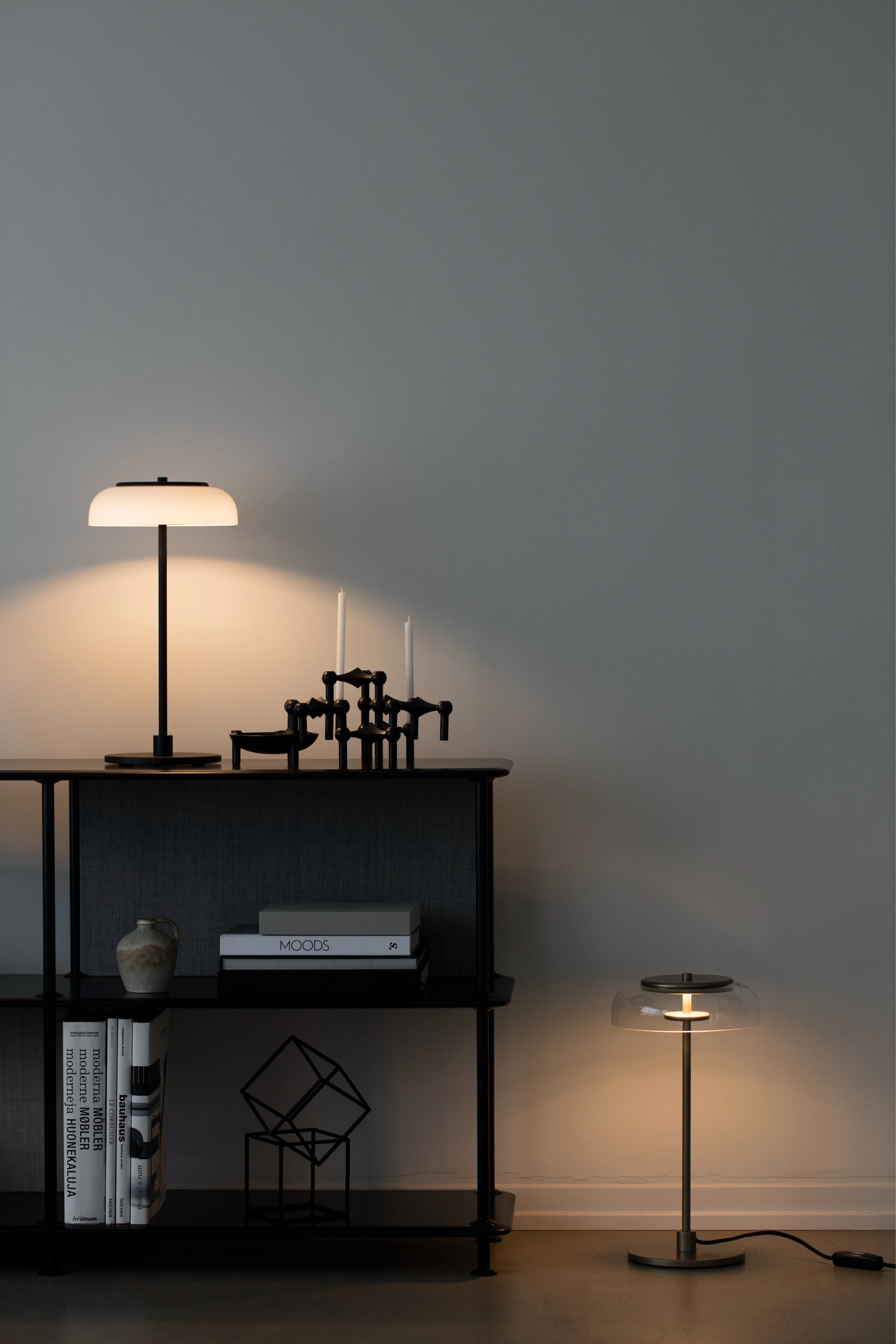 Lampa stołowa BLOSSI czarny z opalowym szkłem - Image 17