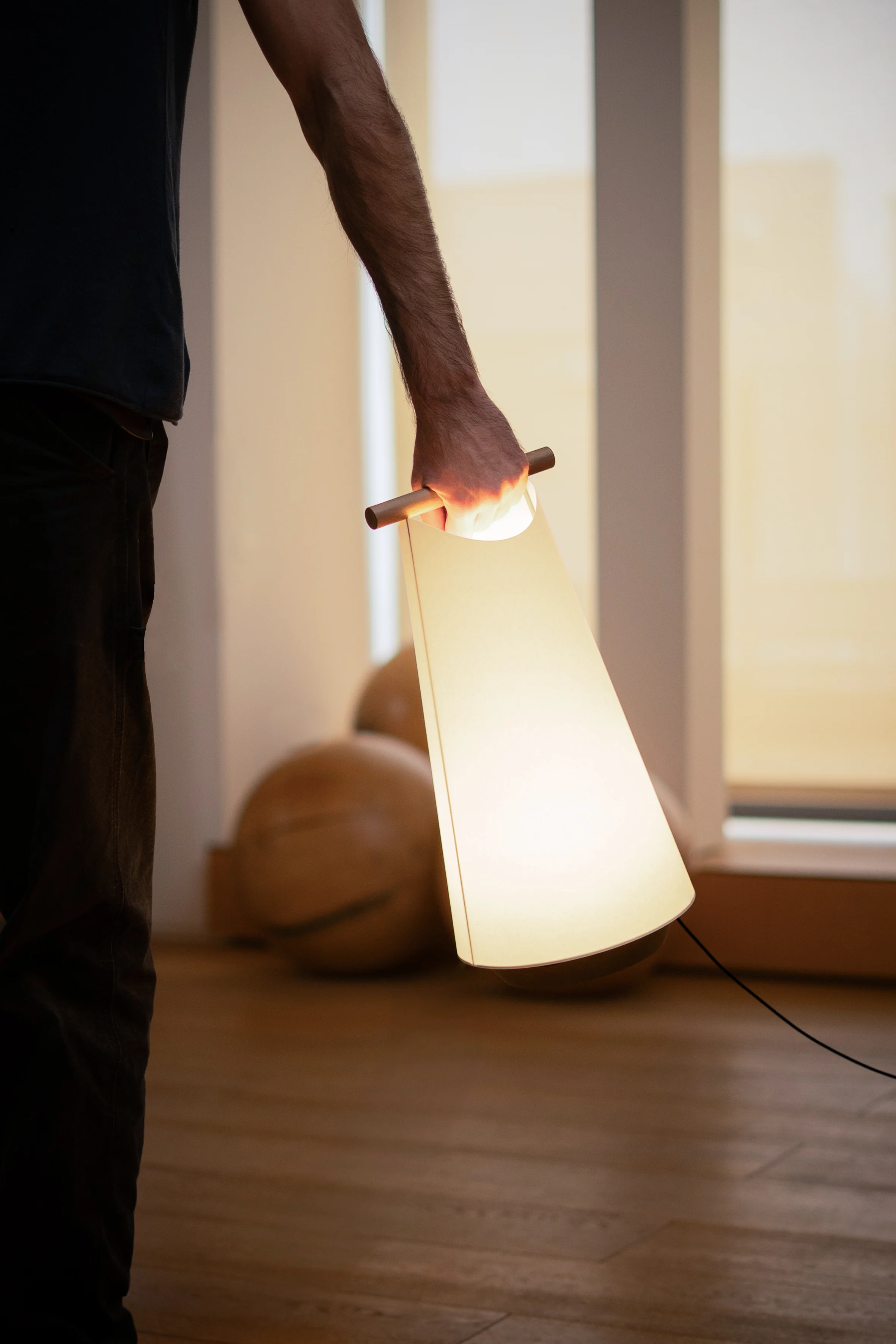 Lampa stołowa CATAY biały z drewnem dębowym - Image 10