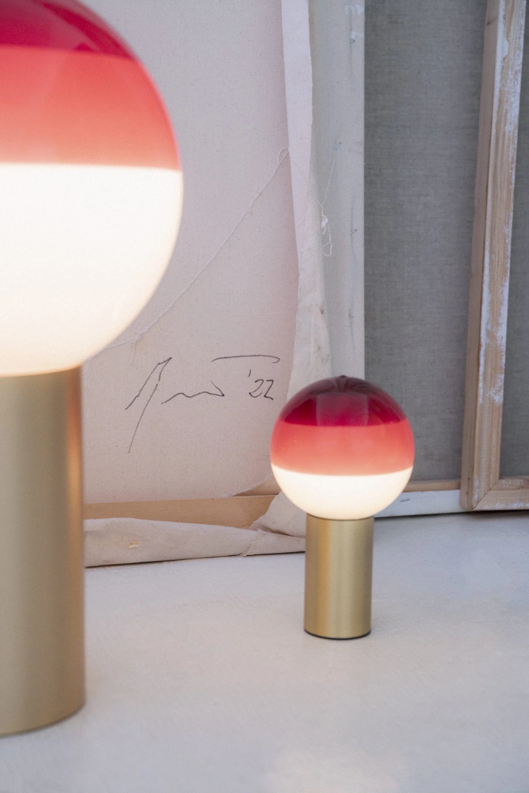 Lampa stołowa DIPPING burgundowy ze złotą podstawą - Image 7