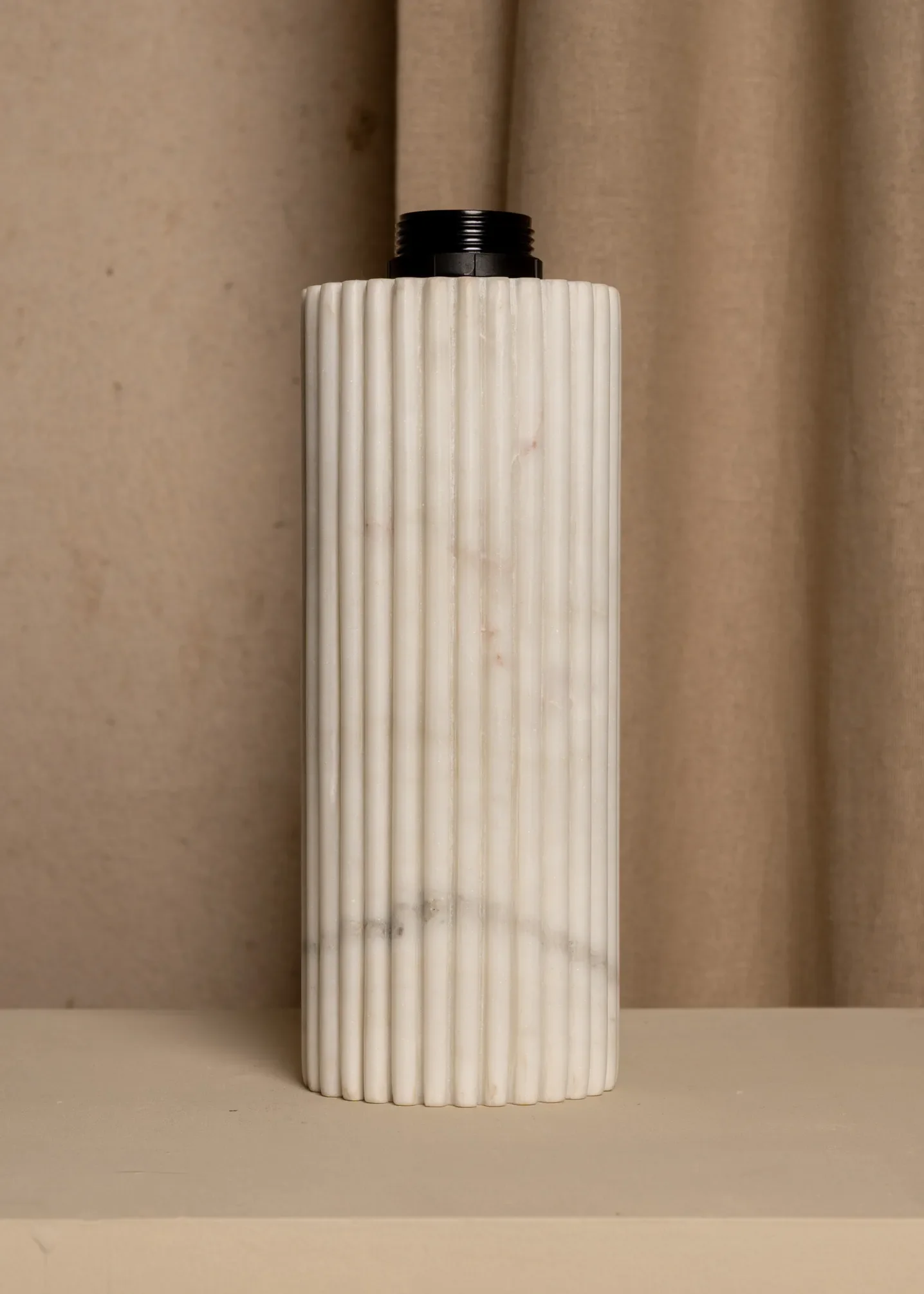 Lampa stołowa FLUTA biały marmur - Image 6