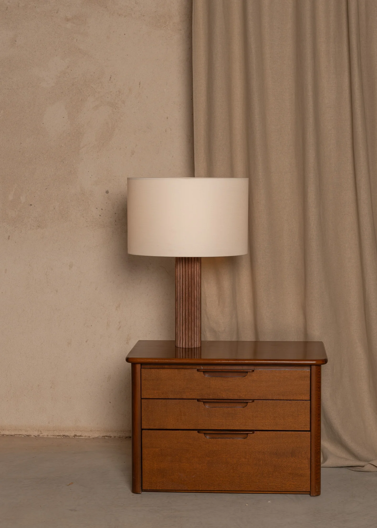 Lampa stołowa FLUTA drewno orzechowe - Image 8