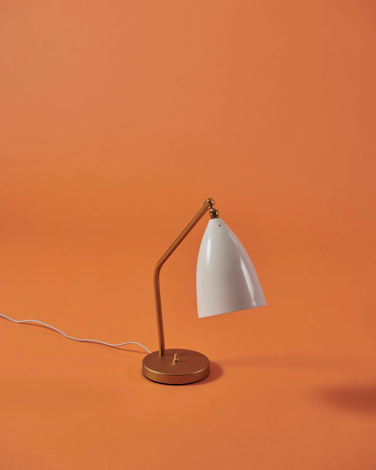 Lampa stołowa GRÄSHOPPA szary klosz ze złotą podstawą - Image 3