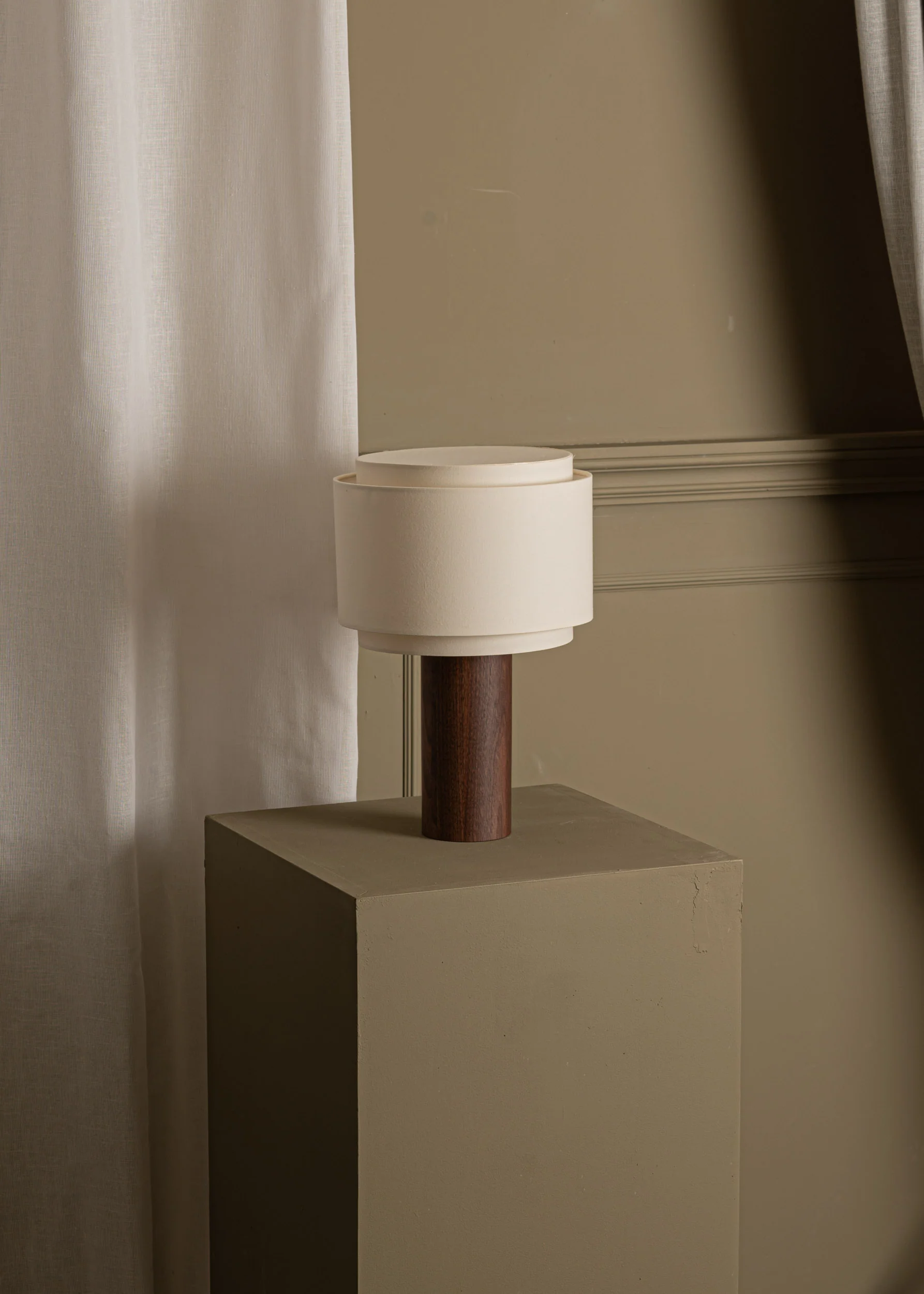 Lampa stołowa PIPITO DOUBLE drewno orzechowe - Image 2