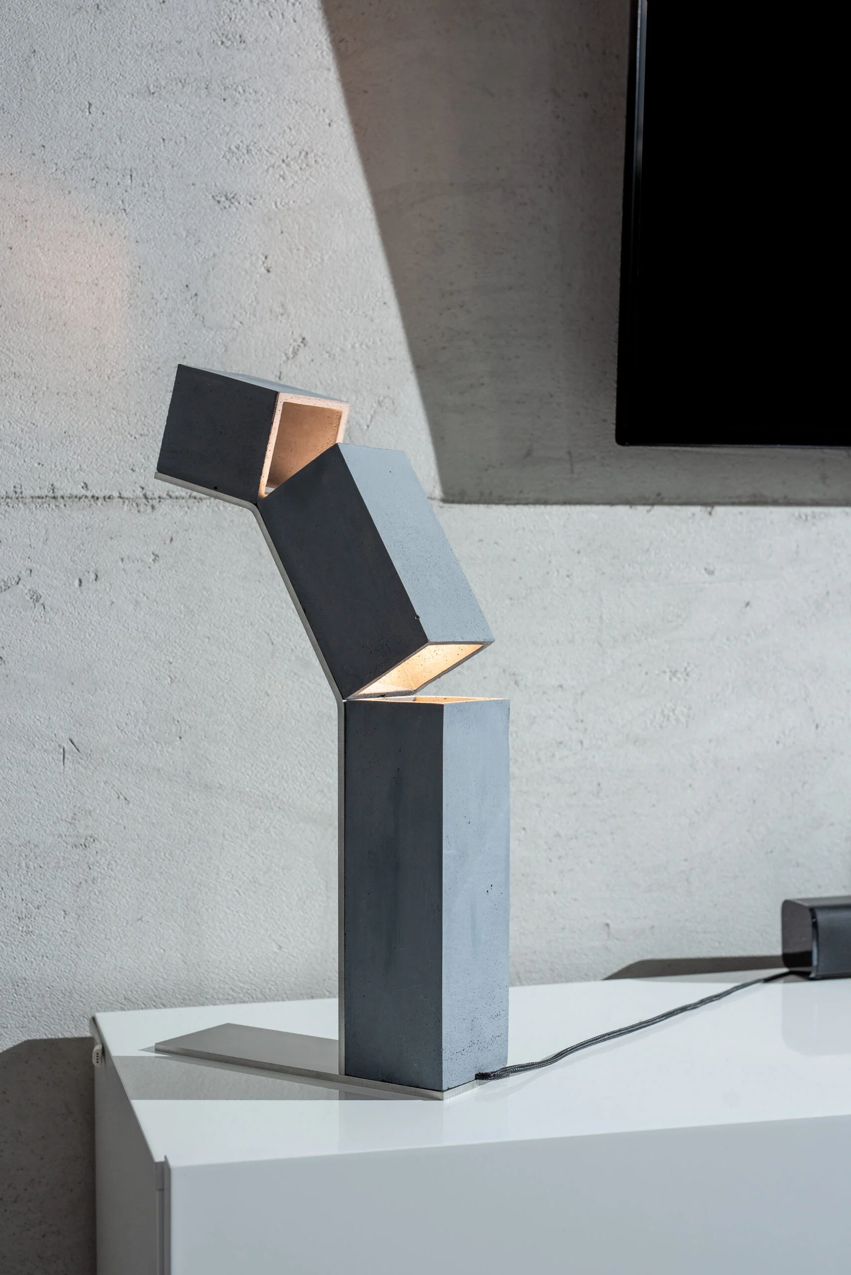 Lampa stołowa ROBOT beton - Image 13