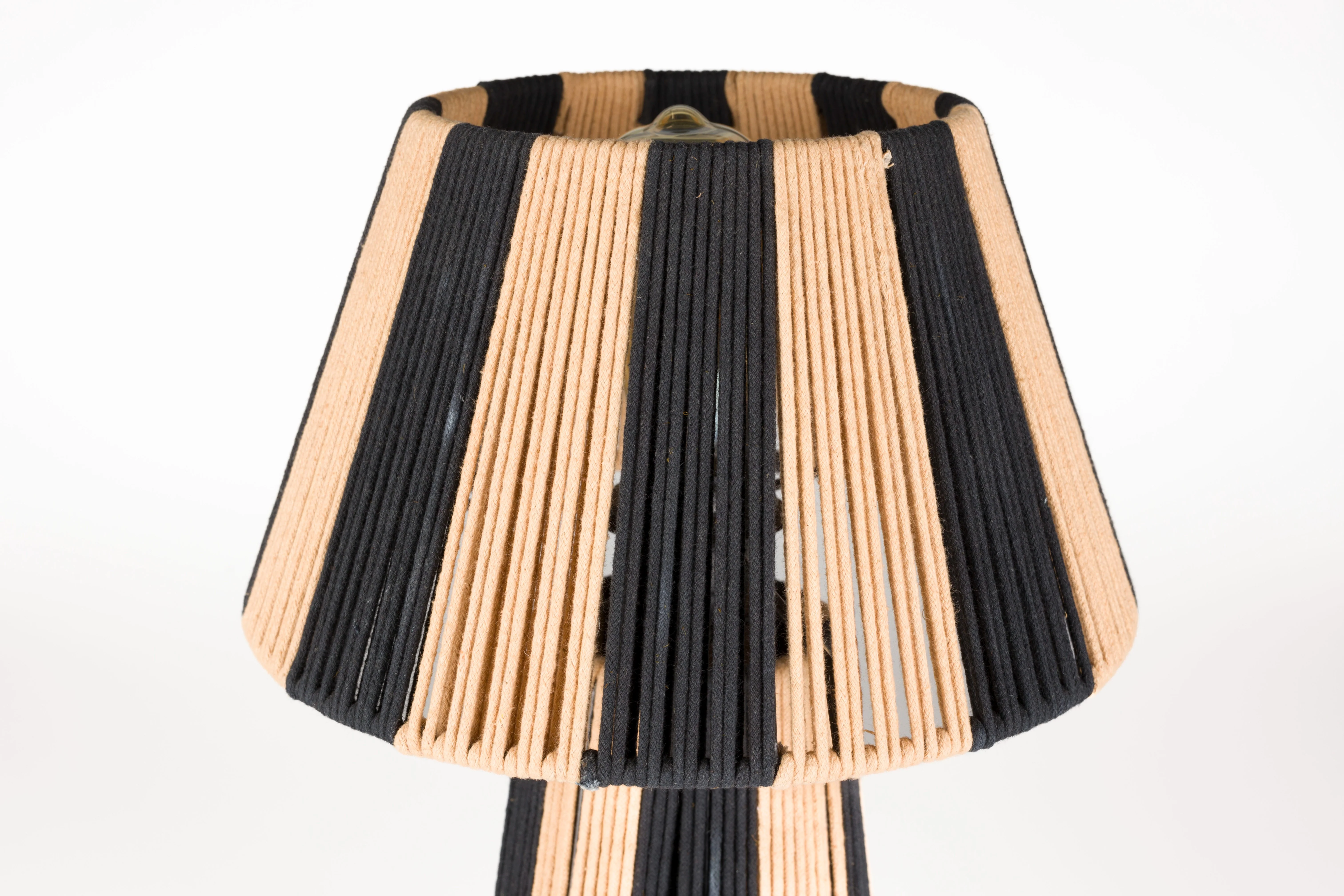 Lampa stołowa STRIPE IT UP jasnobrązowy z czarnym - Image 3