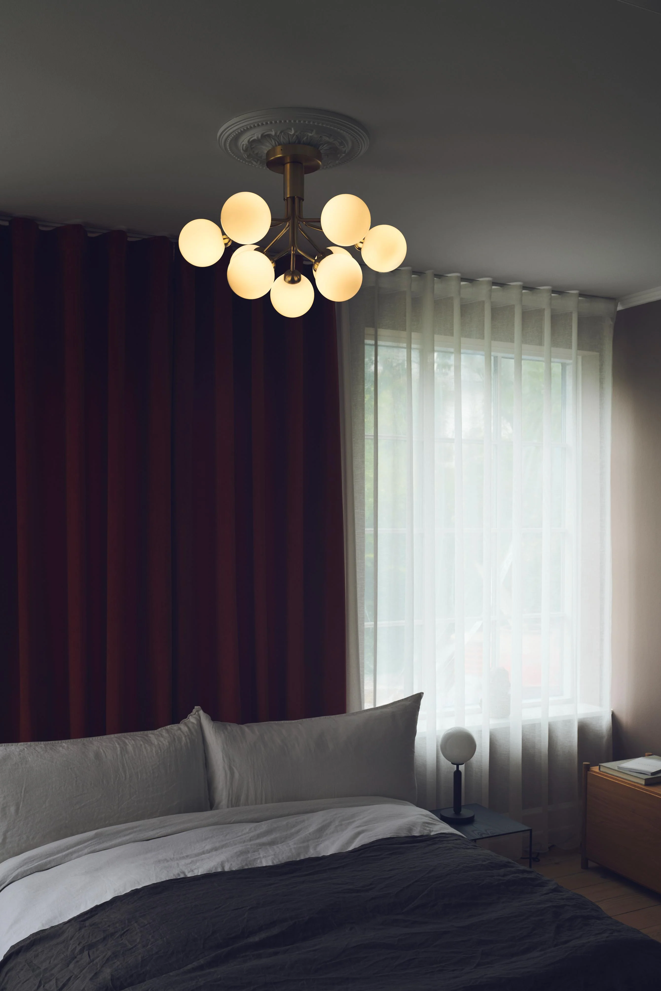 Lampa sufitowa APIALES 9 mosiężny ze złotym szkłem - Image 10