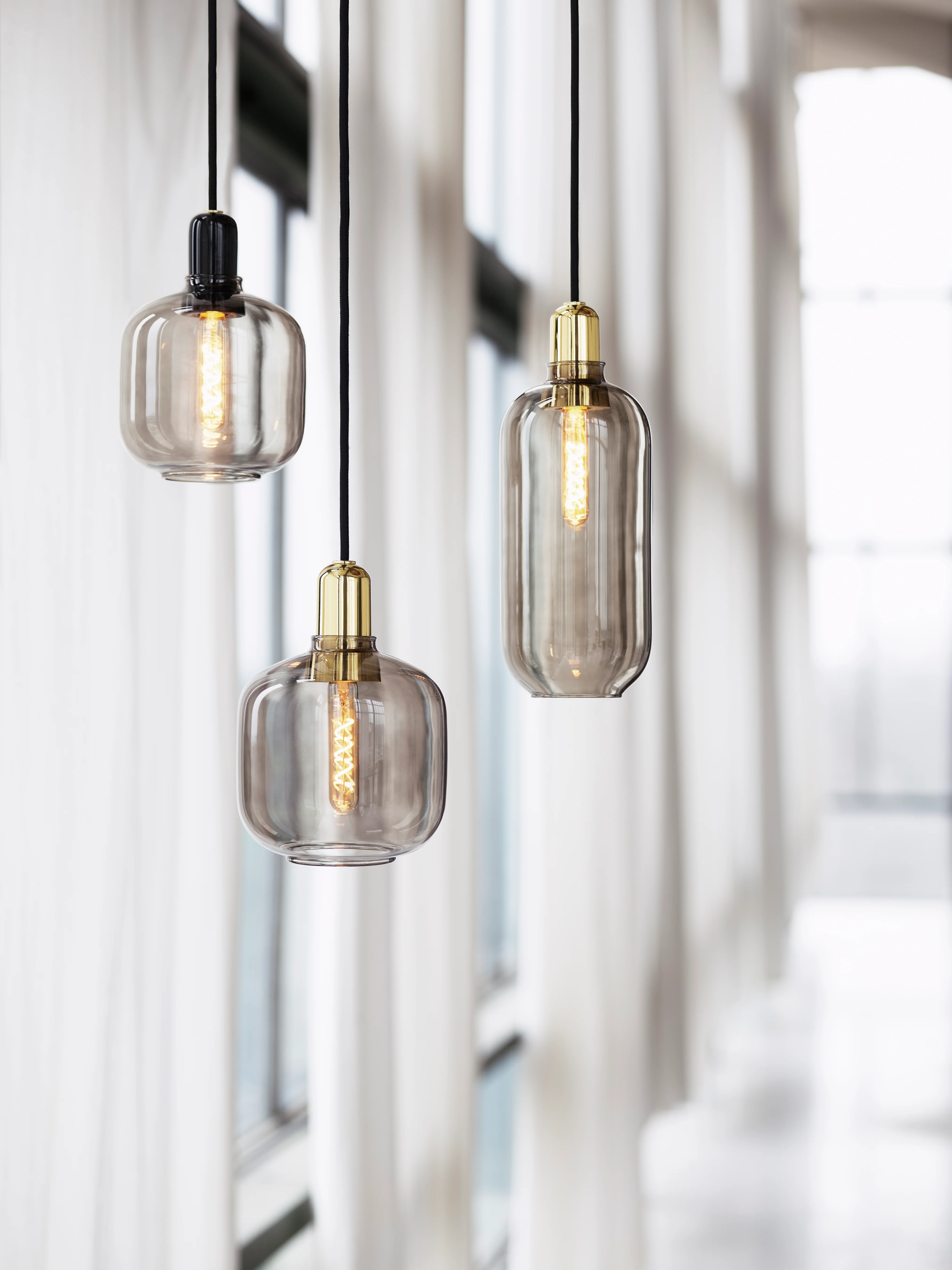 Lampa wisząca AMP szkło dymione ze złotym wykończeniem - Image 6