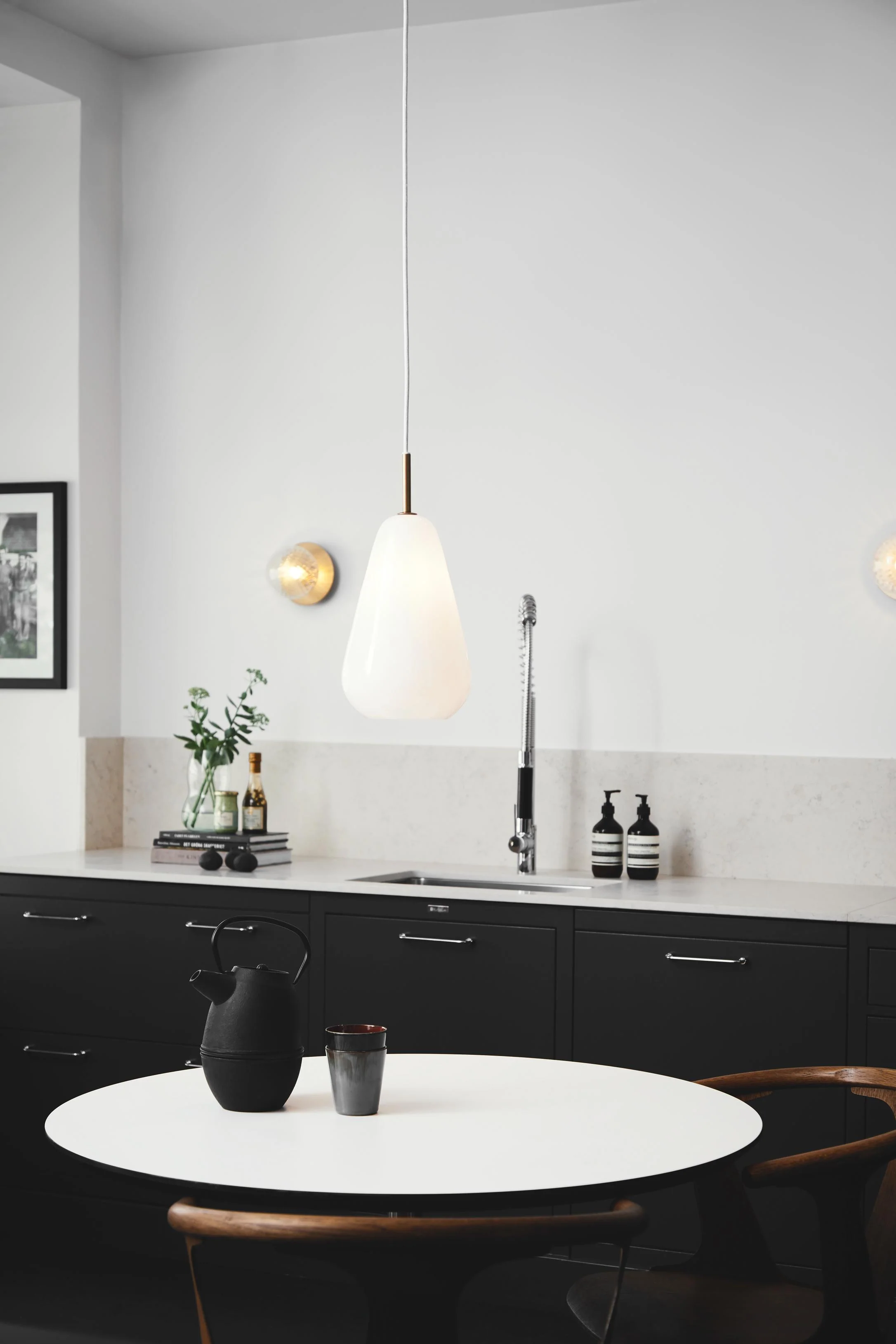 Lampa wisząca ANOLI złoty z opalowym szkłem - Image 3