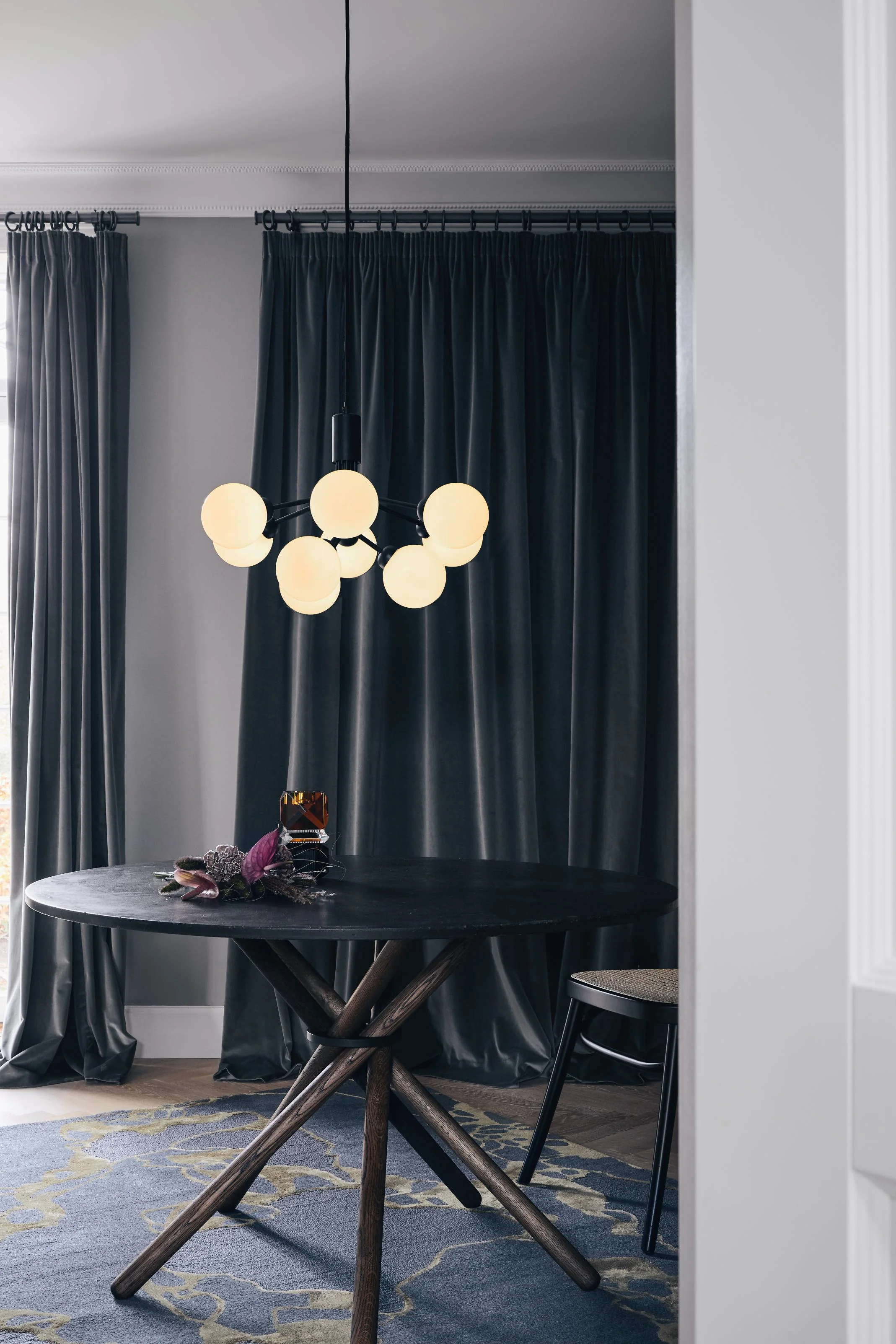 Lampa wisząca APIALES 9 czarny z opalowym szkłem - Image 2