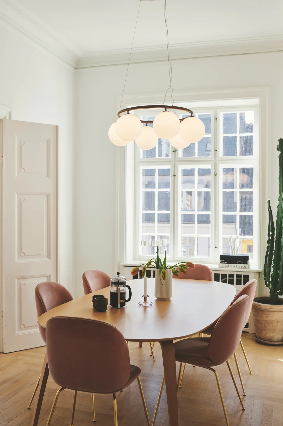Lampa wisząca MIIRA 6 CIRCULAR ciemnobrązowy z opalowym szkłem - Image 5