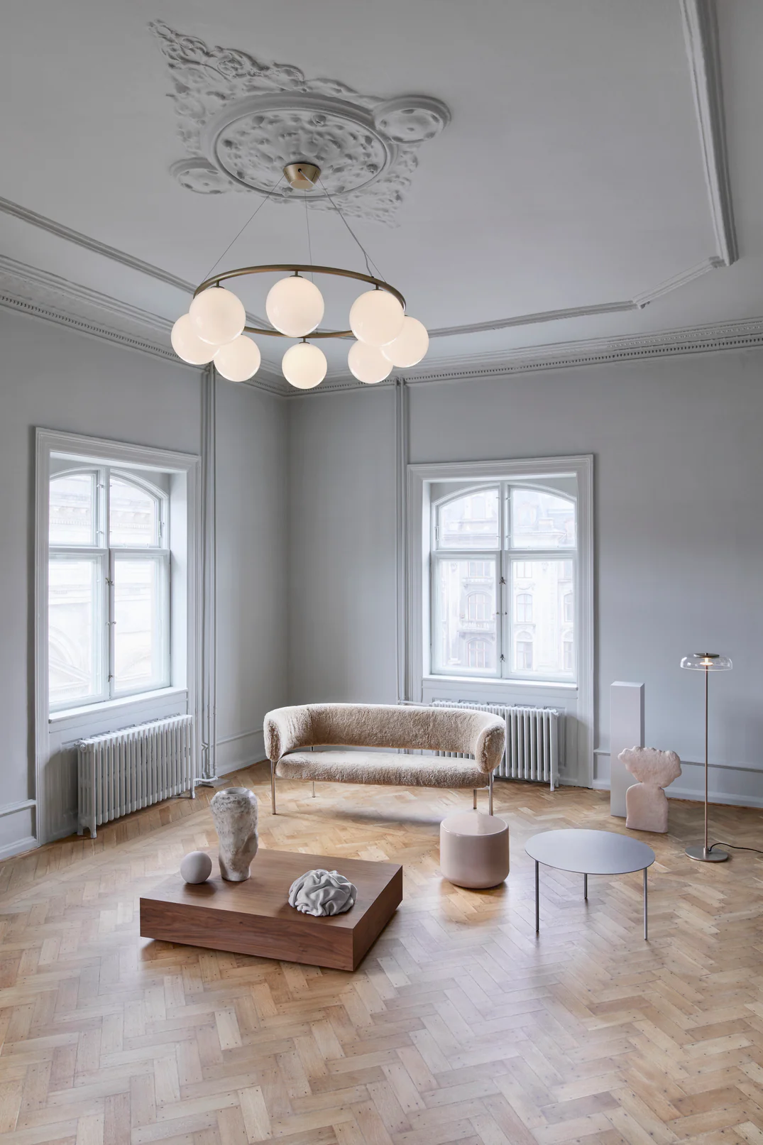 Lampa wisząca MIIRA 8 CIRCULAR mosiężny z opalowym szkłem - Image 7