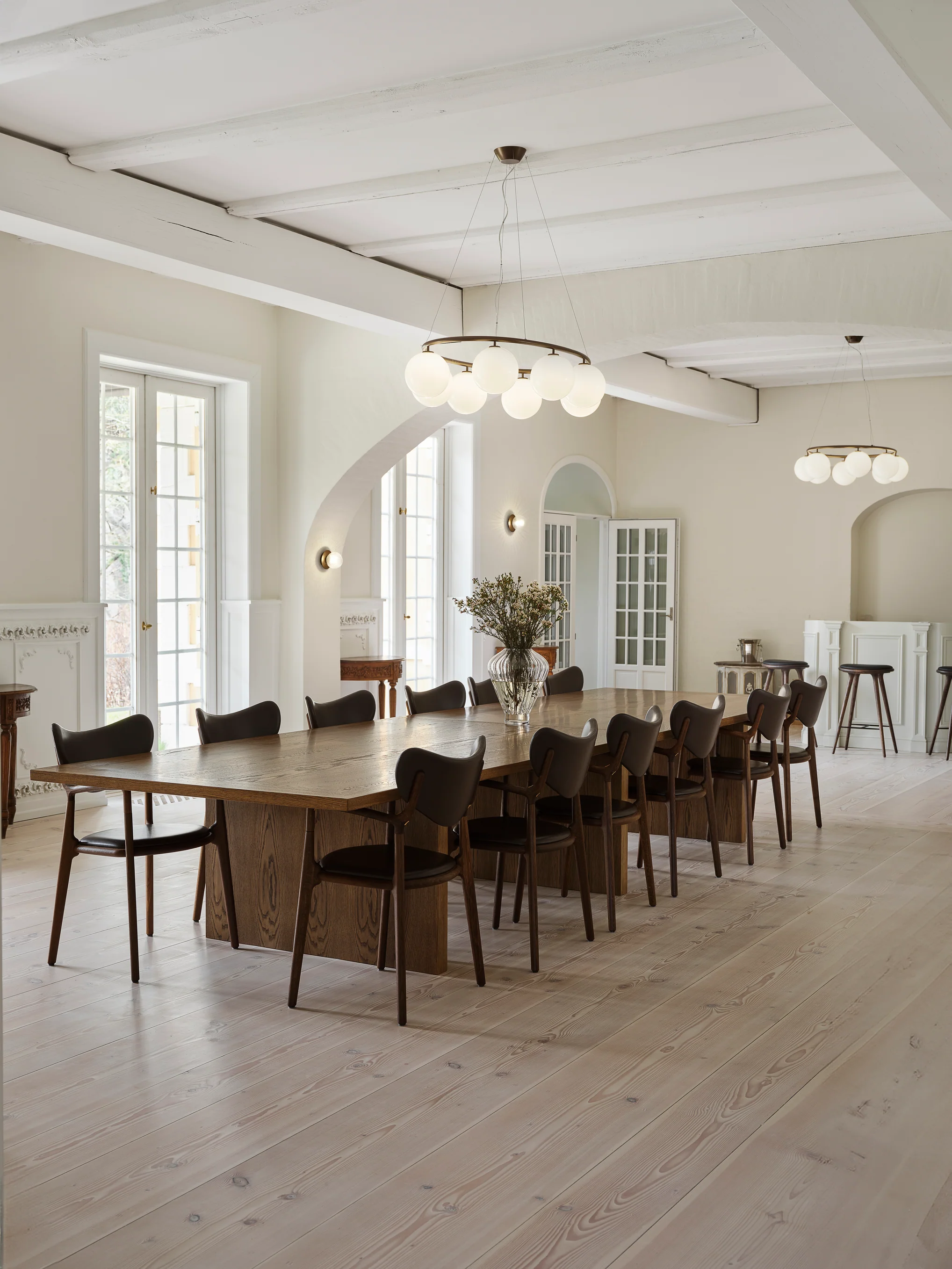 Lampa wisząca MIIRA 8 OVAL ciemnobrązowy z opalowym szkłem - Image 4