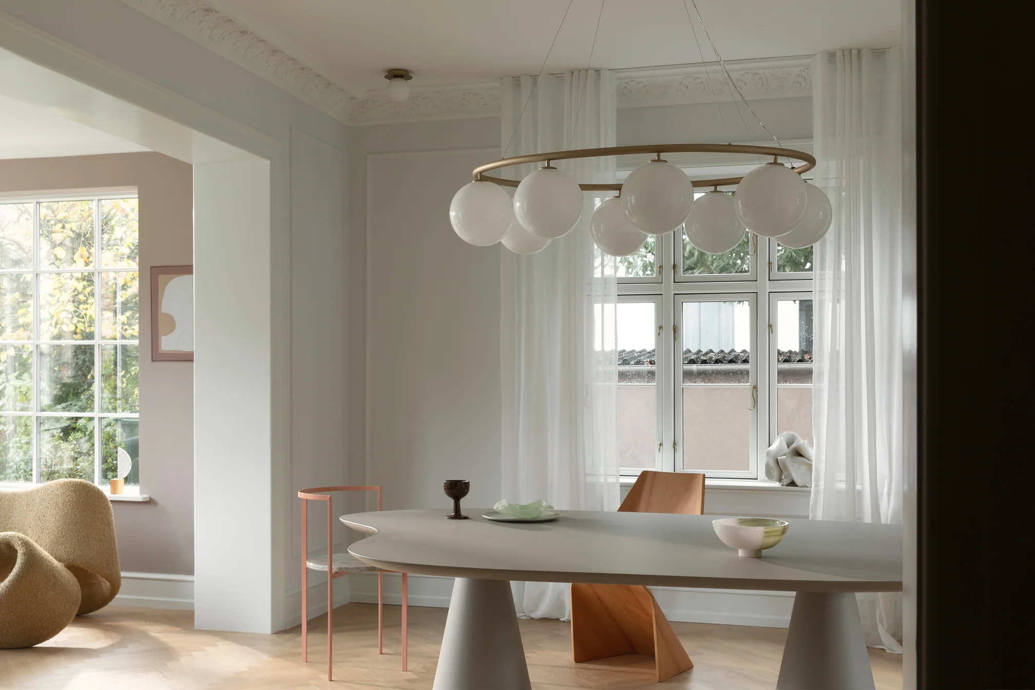 Lampa wisząca MIIRA 8 OVAL mosiężny z opalowym szkłem - Image 4