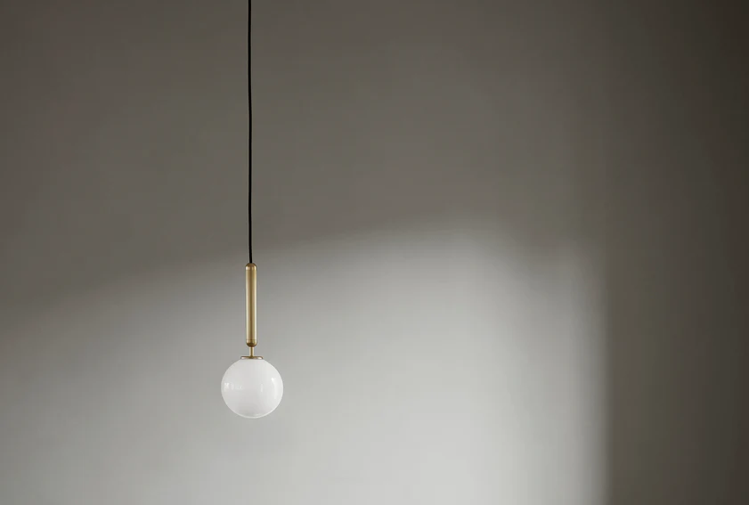 Lampa wisząca MIIRA mosiężny z opalowym szkłem - Image 9