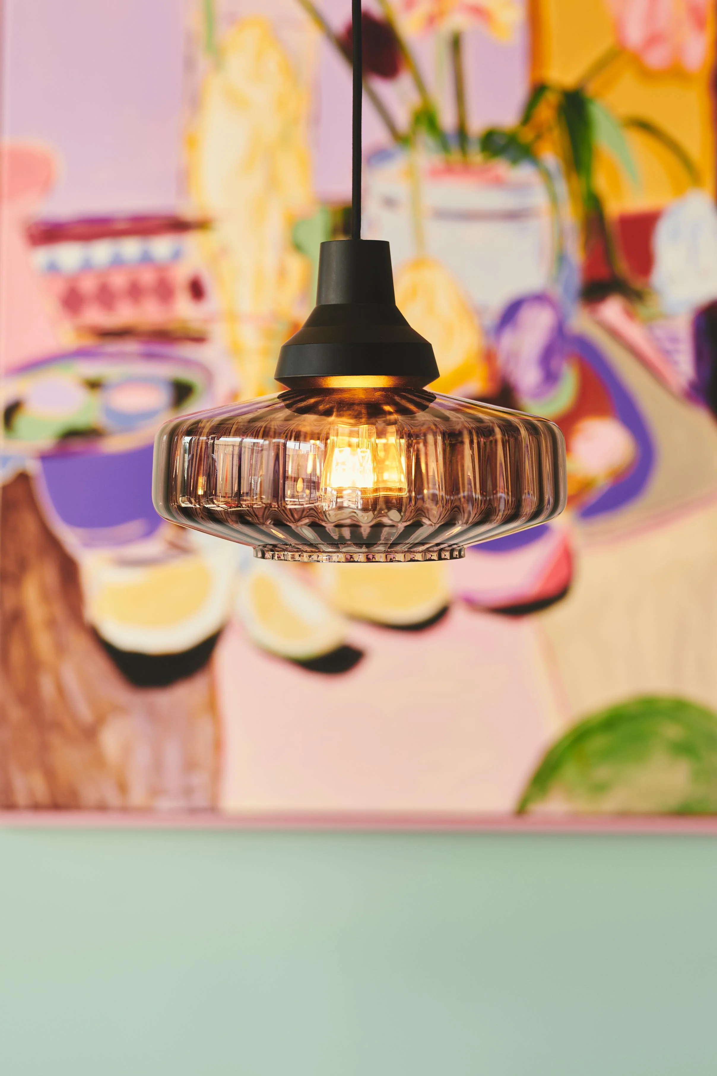 Lampa wisząca NEW WAVE OPTIC dymione szkło z czarnym wykończeniem - Image 2