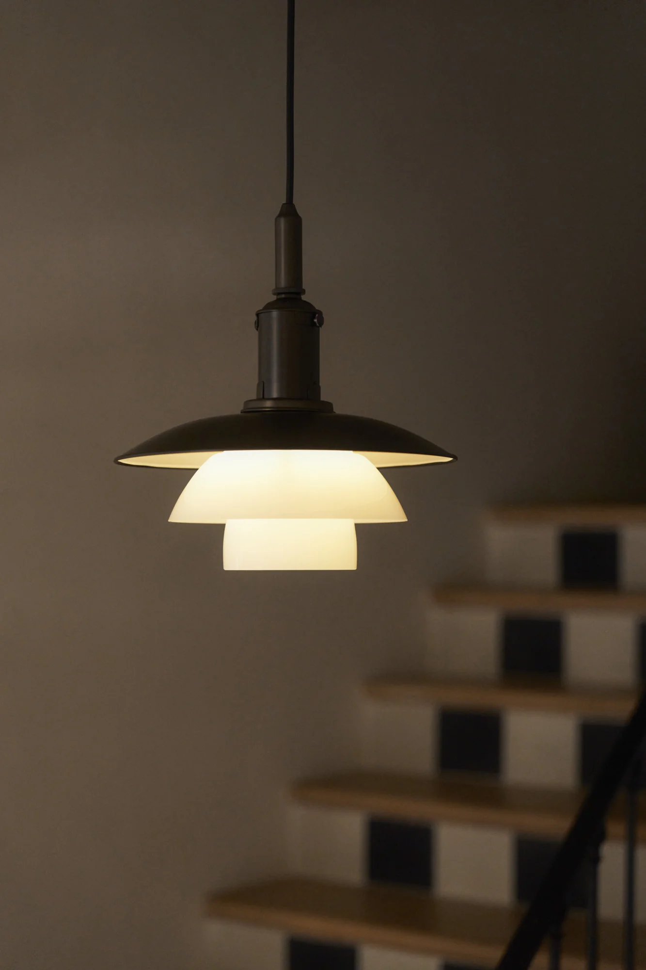 Lampa wisząca PH 3/3 biały z czarnym matowym wykończeniem - Image 10