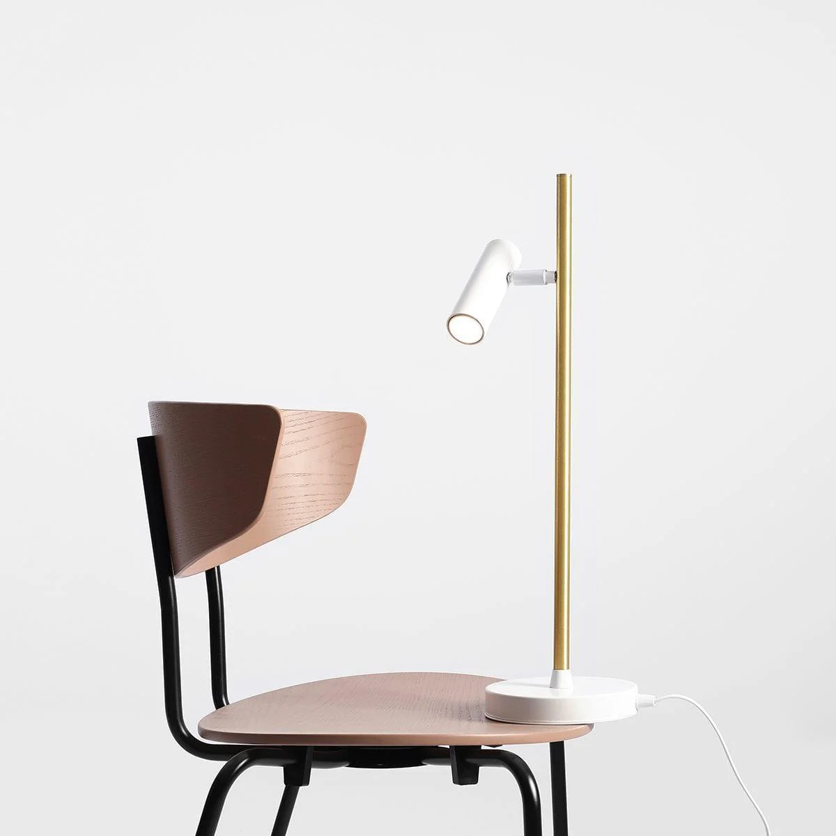 Lampa stołowa TREVO biały z mosiężnym wykończeniem - Image 5