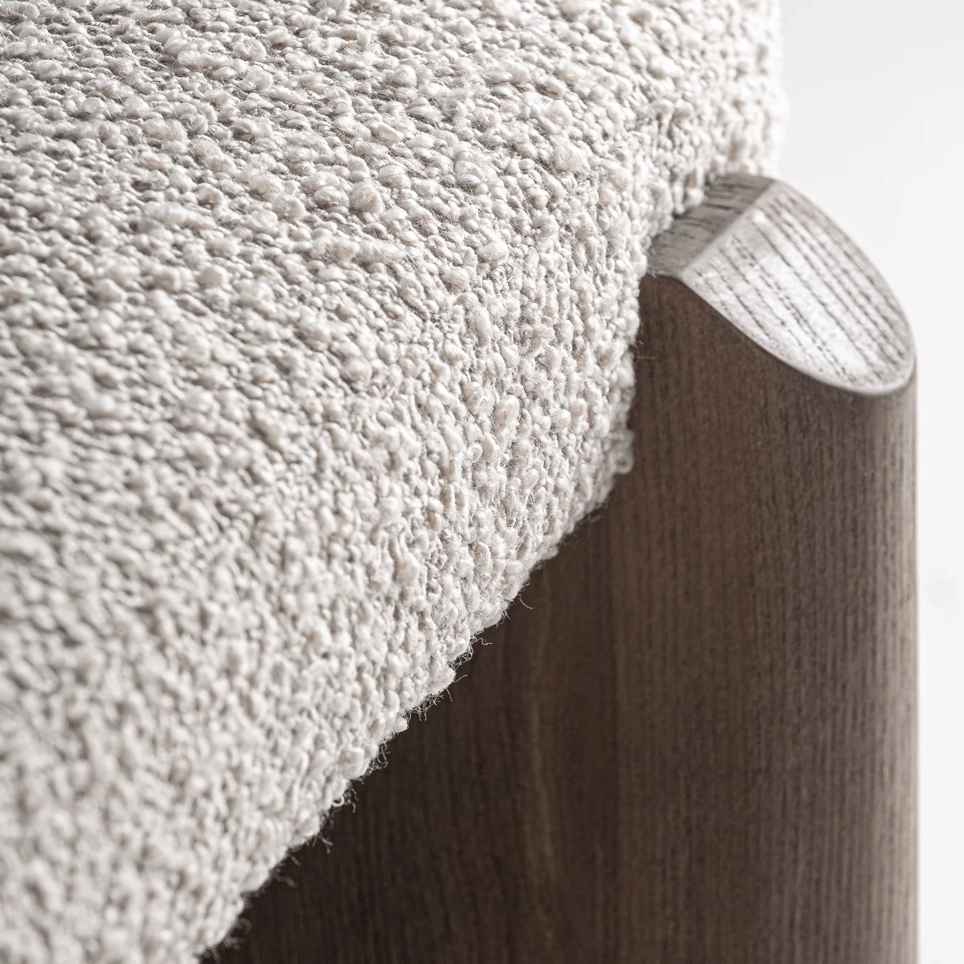Ławka JACQUARD drewno wiązowe z beżowym siedziskiem - Image 5