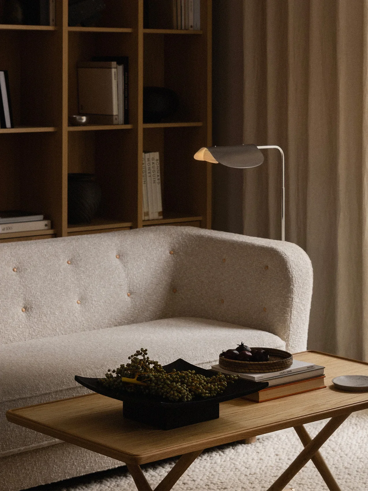 Sofa VILHELM beżowy z dębową podstawą - Image 5