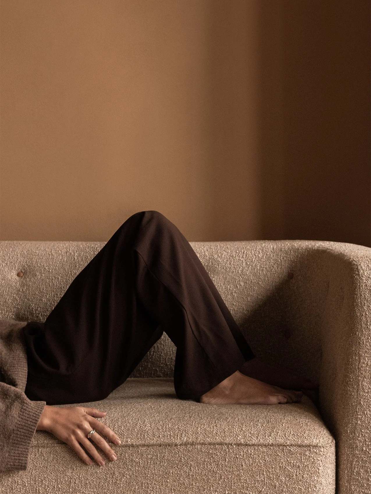 Sofa VILHELM beżowy z dębową podstawą - Image 6